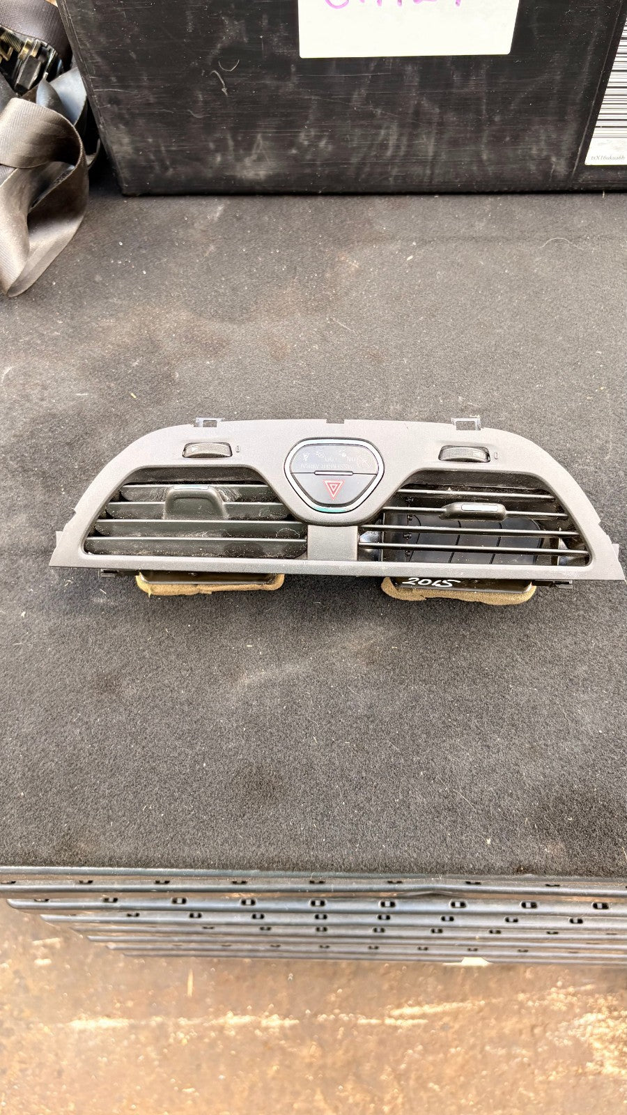 Vauxhall Opel Corsa E 2014-2019 Centre Dash Air Vents Hazard Switch 13377949