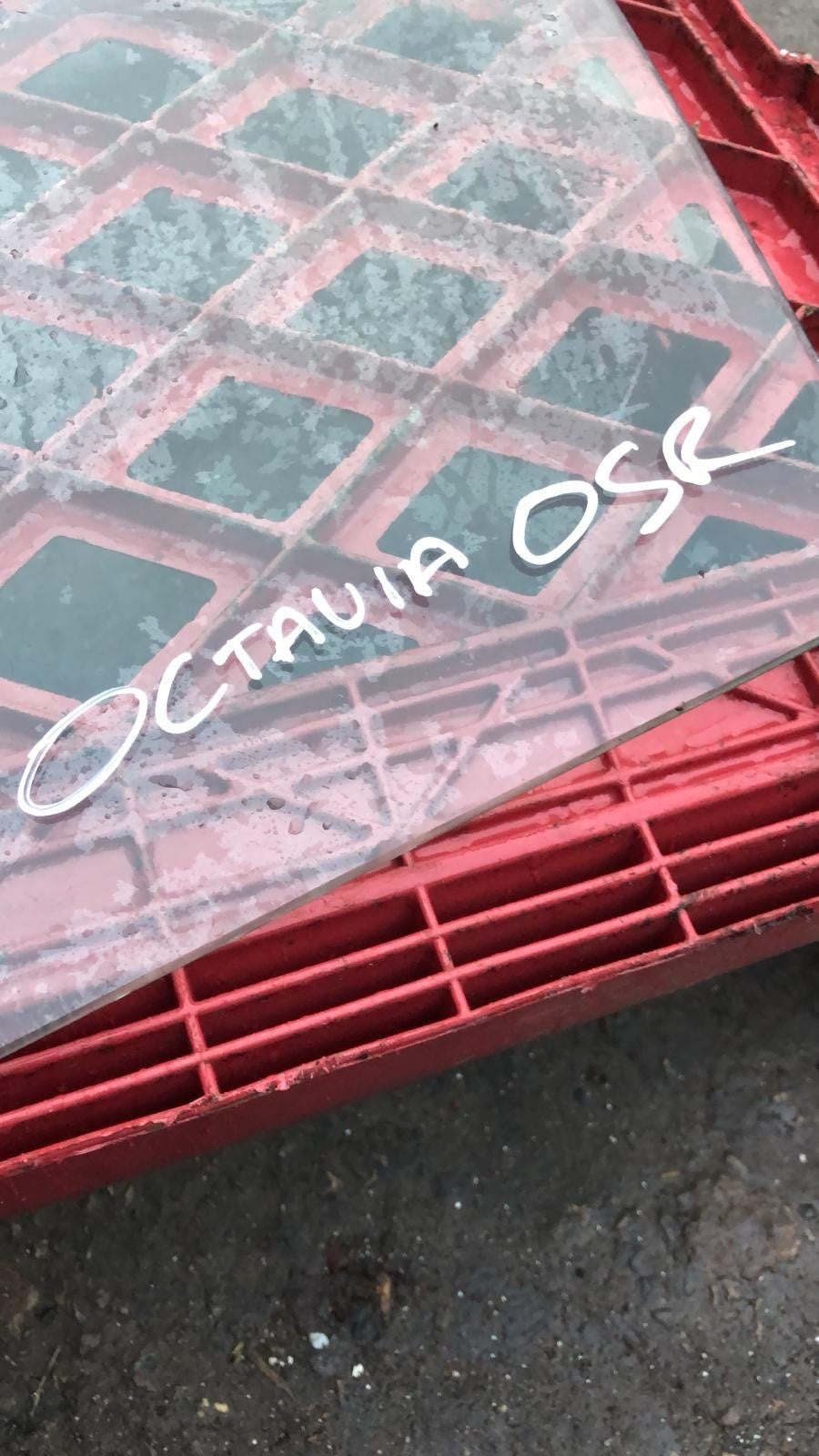 99-08 SKODA OCTAVIA MK1 DRIVER REAR WINDOW DROP GLASS HATCHBACK