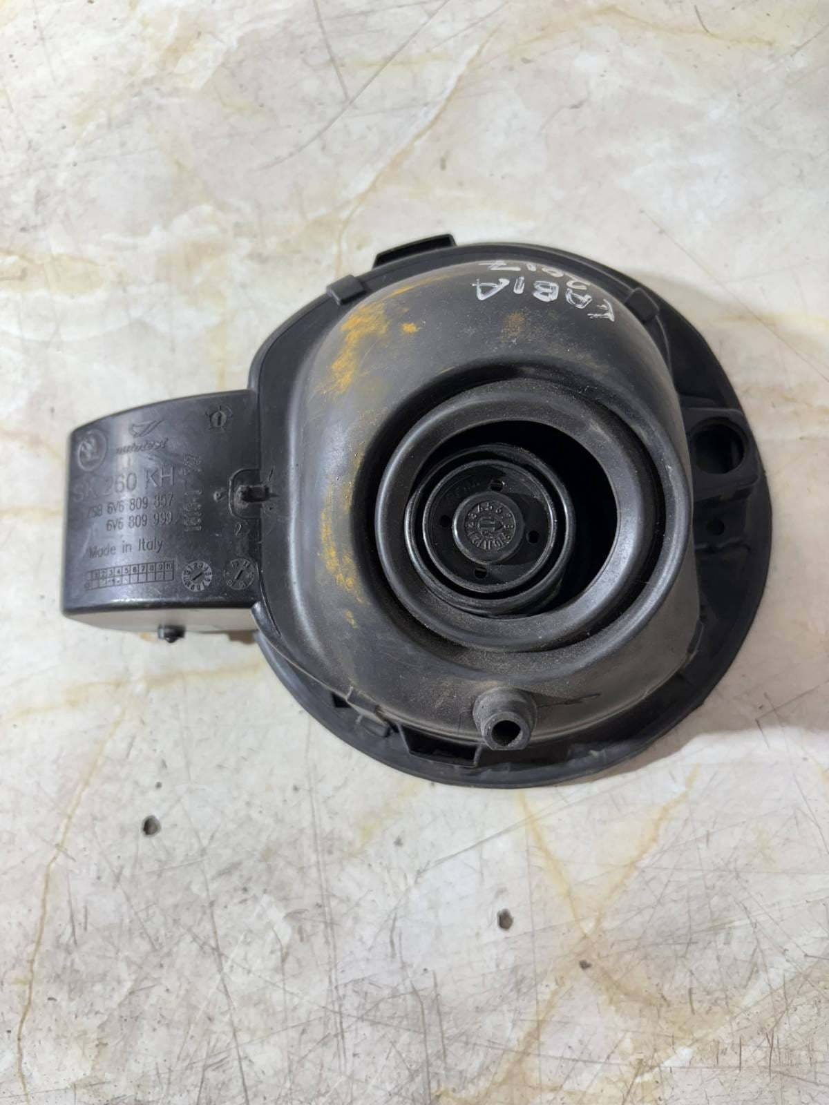 SKODA FABIA 2015 Mk3 (NJ) Fuel Filler Flap in White (F9E) 6V6809857 2017