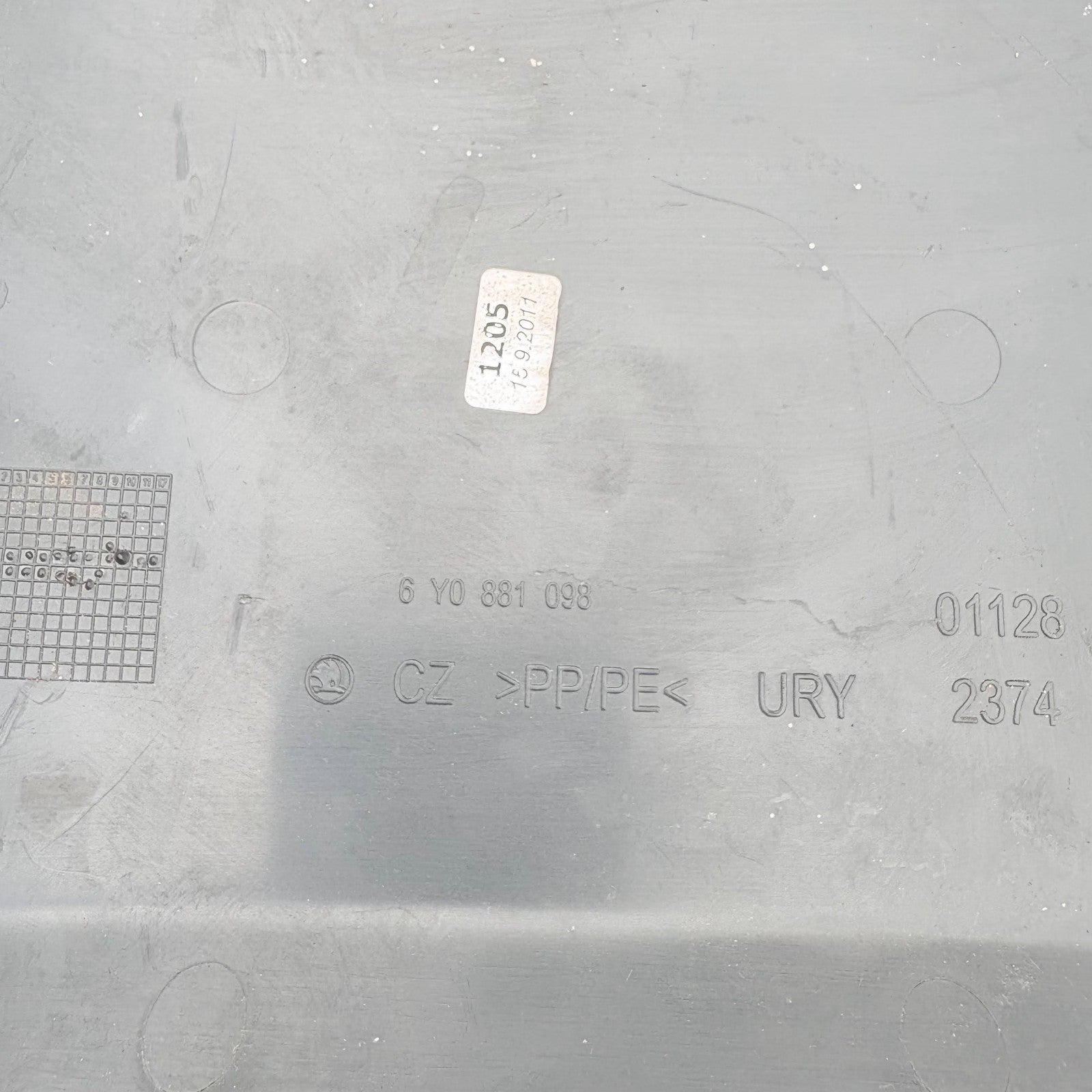 SKODA FABIA 6Y 5J 2000-2015 FRONT RIGHT UNDER SEAT STORAGE COVER GREY 6Y0881098