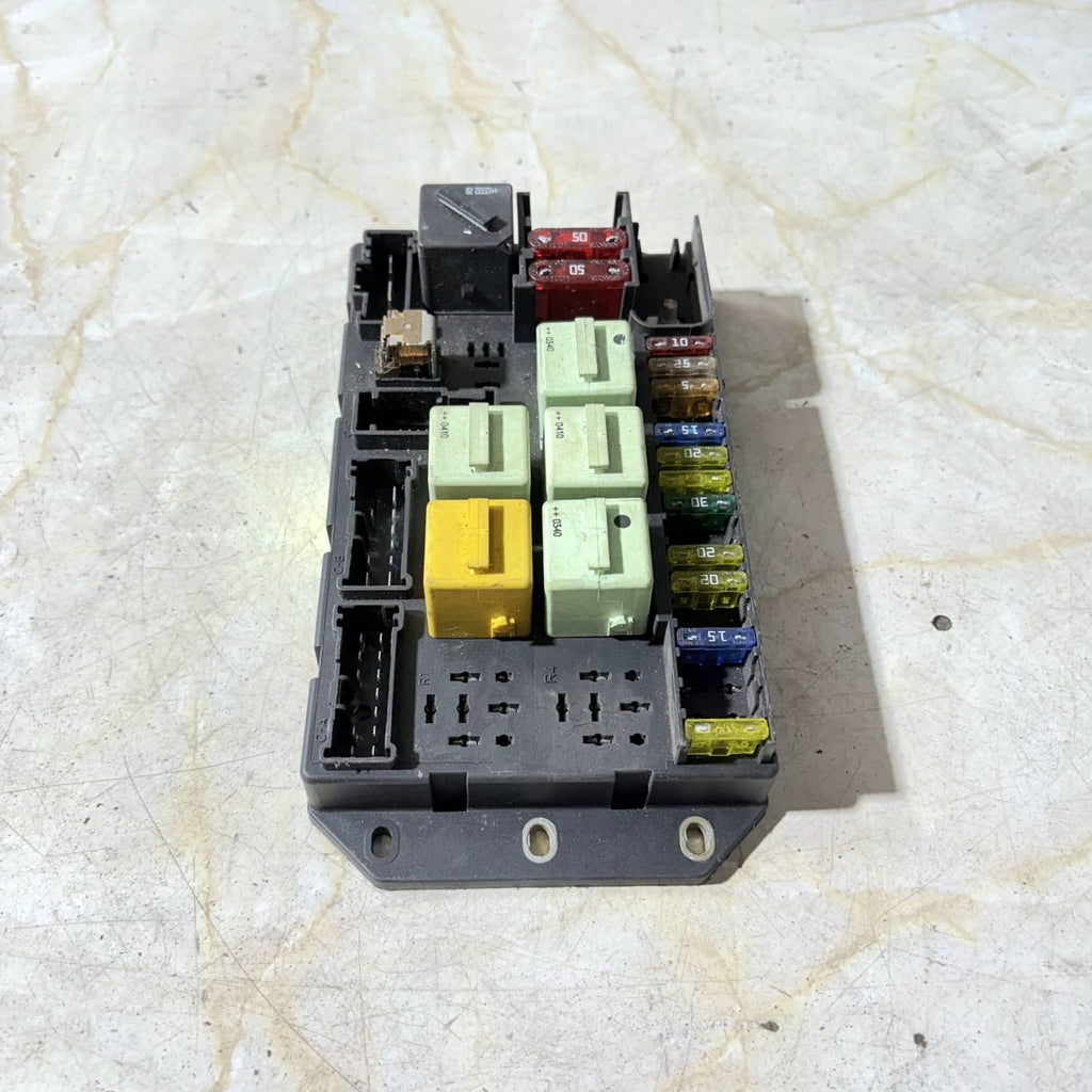 Land Rover L322 Driver rear Fuse Box YQE500290 Ref HG54 2009