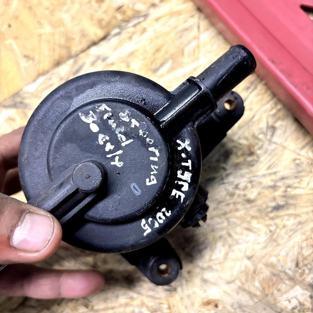 Jaguar X-Type Power Steering Reservoir and Cap C2S34667 ZUJ7038 2002-2008