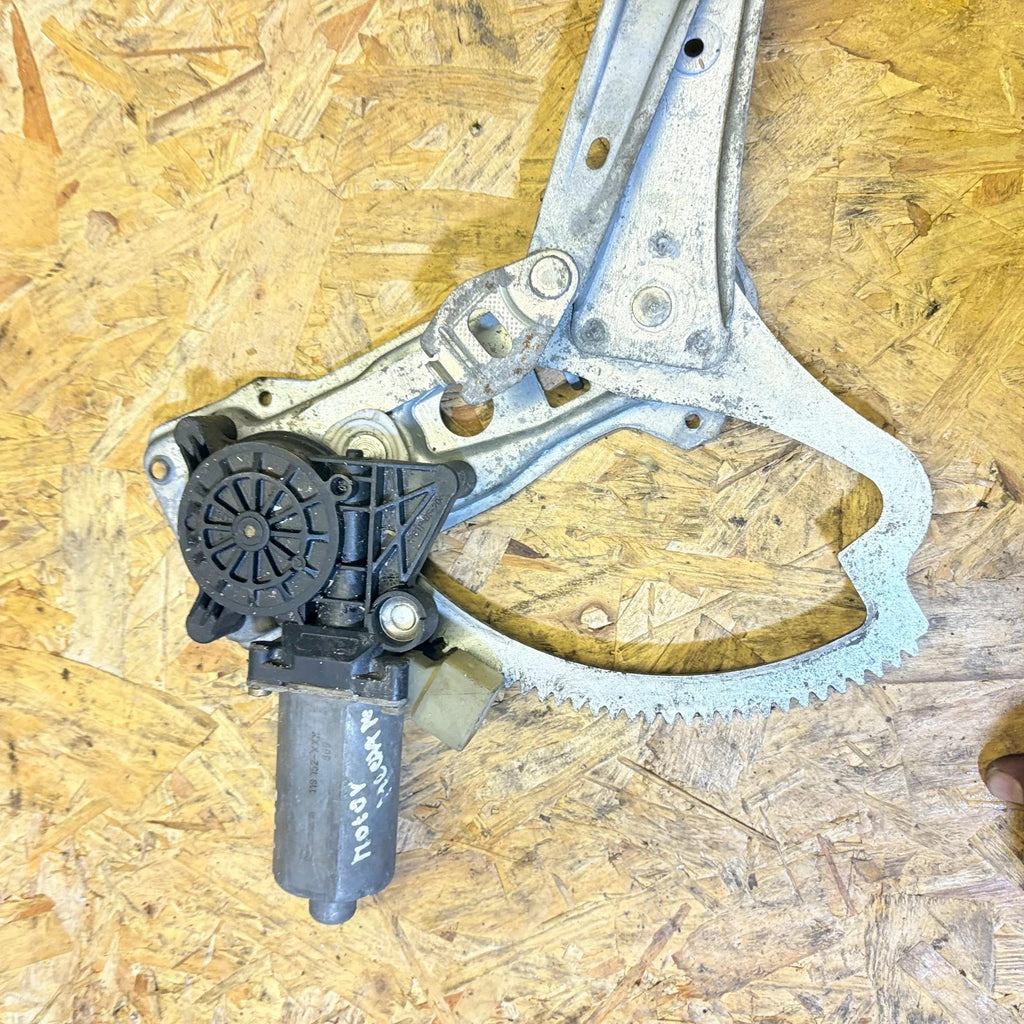 Mercedes C-Class W202 1993-2000 Front Left Window Regulator Motor Brose