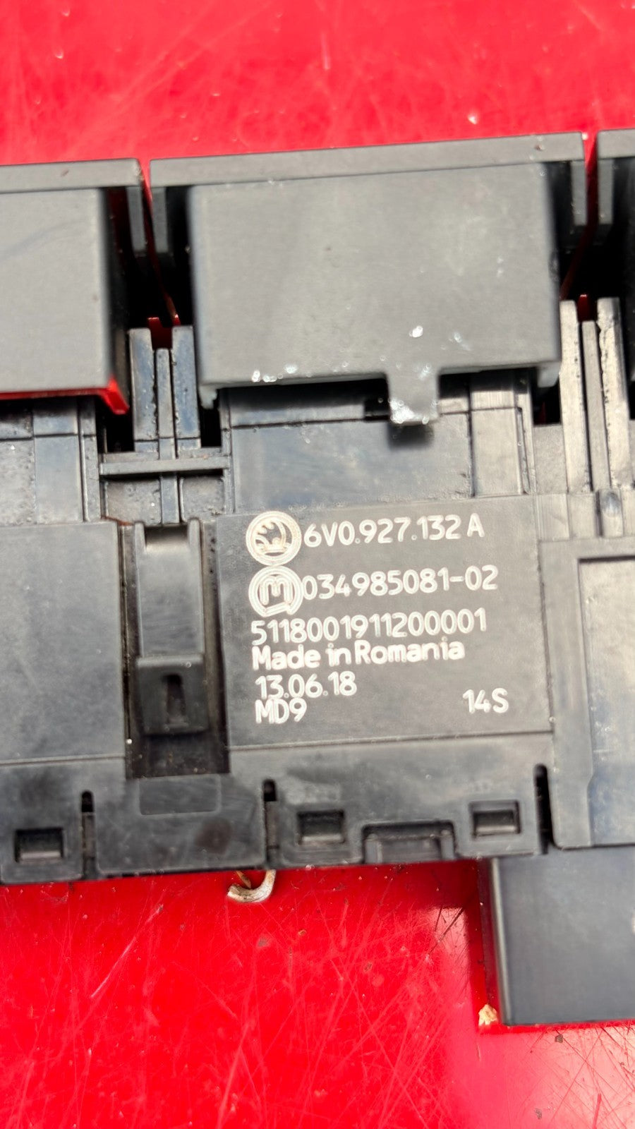 2018 SKODA FABIA HAZARD WARNING SWITCH 6V0.927.132.A