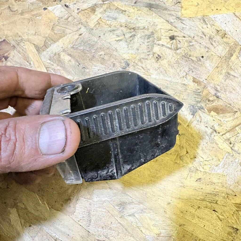 Volkswagen Golf Centre Console Ashtray (Ash Tray) 1k0857335