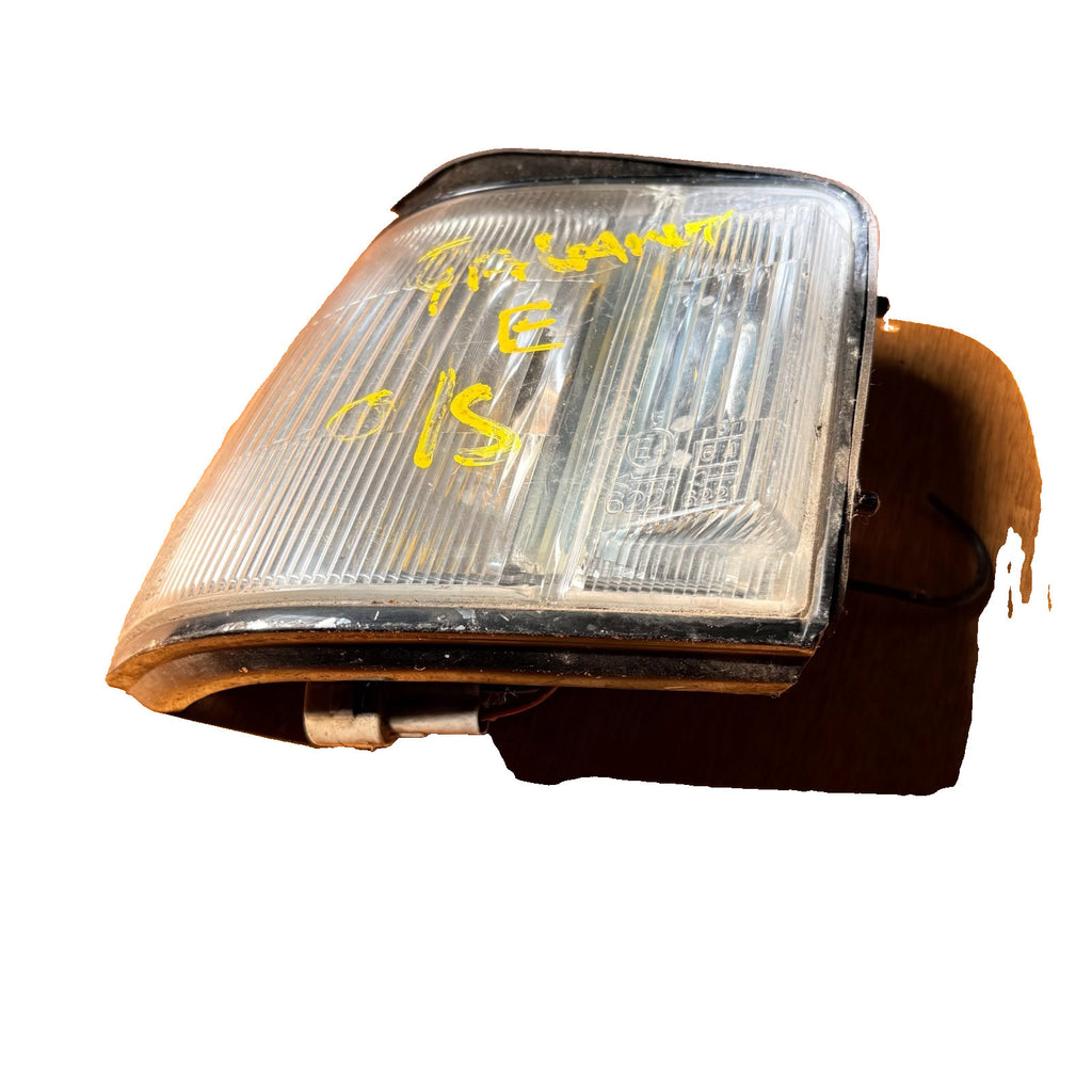 Mitsubishi Galant 1992-1996 Front Indicator Parking Lamp LH Stanley 041-0446L