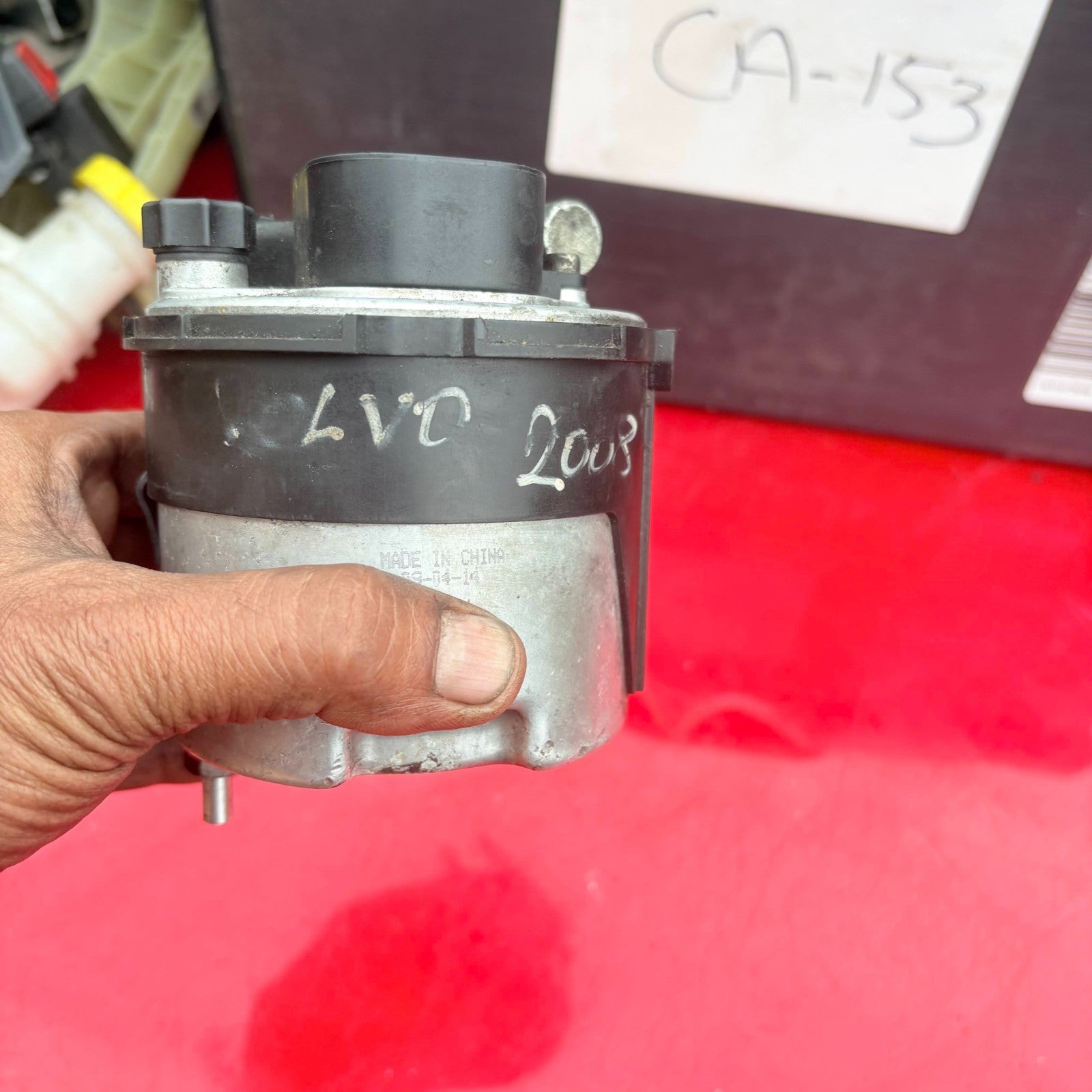 VOLVO 2008 FUEL FILTER WITH SENSOR 9659010880