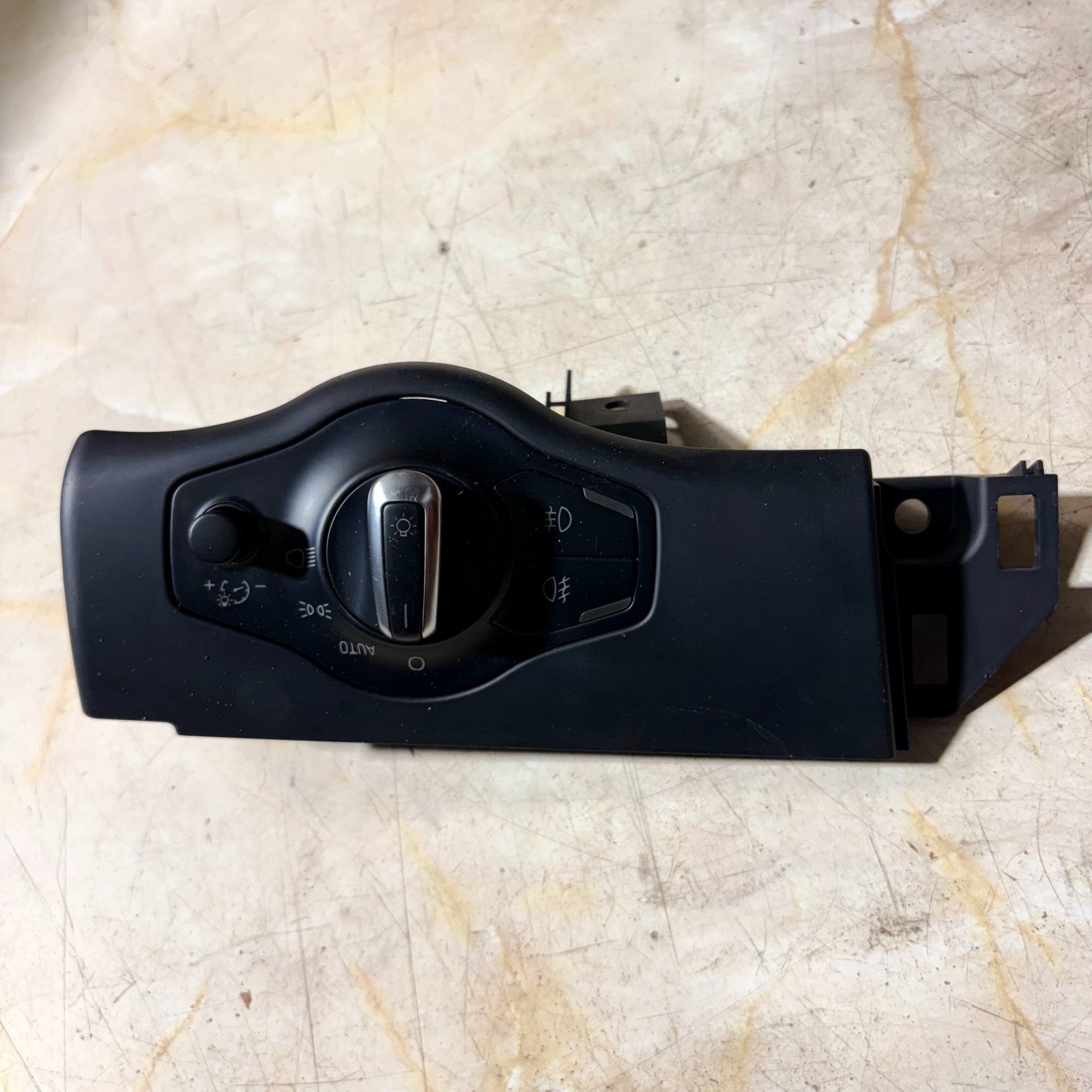 AUDI A4 B8 2009-2013 HEADLIGHT SWITCH UNIT 8KO941531G