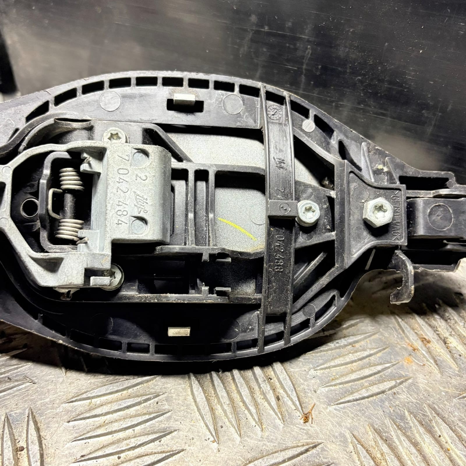 2010 Land Rover Range Rover Door Exterior Handle SUV 4/5dr 7042488 Driver Front