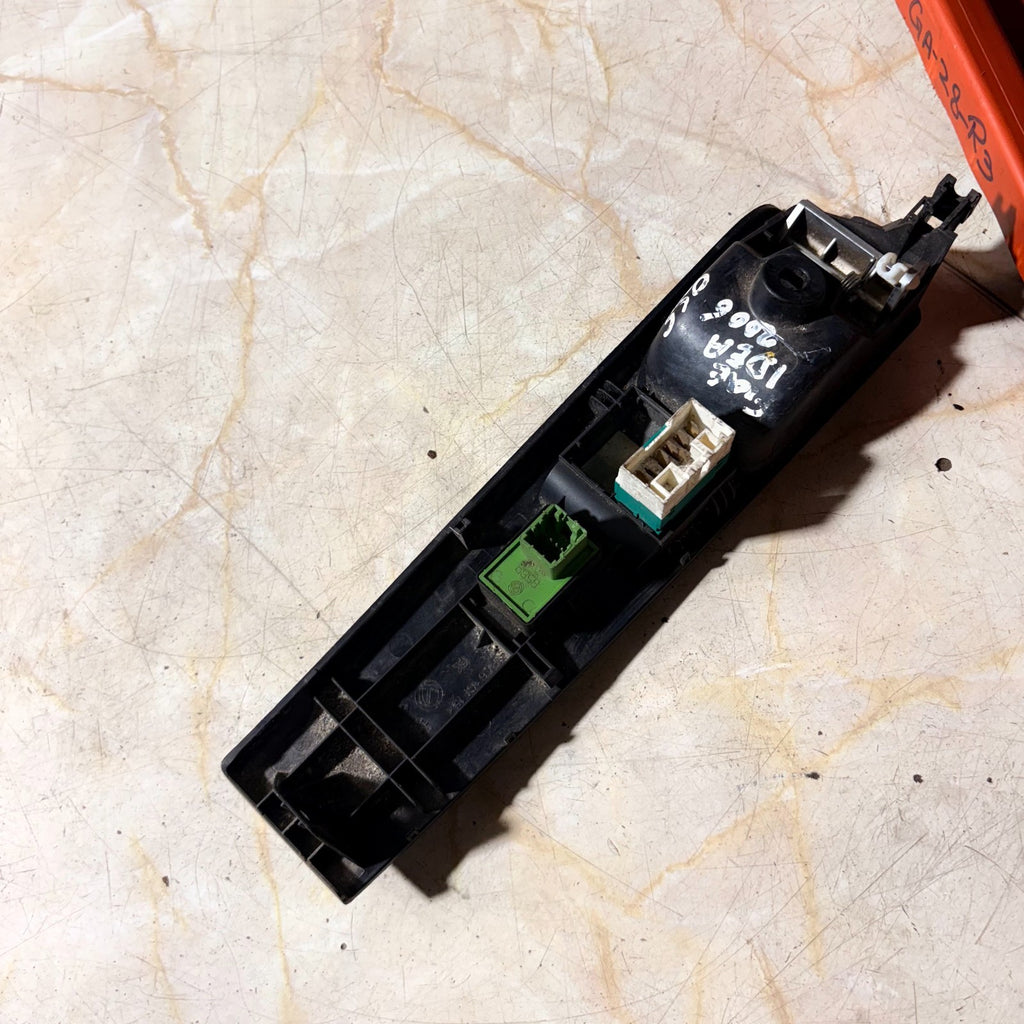 Fiat Idea 2003-2008 RH Front Window Switch Handle Mirror Control 735363957