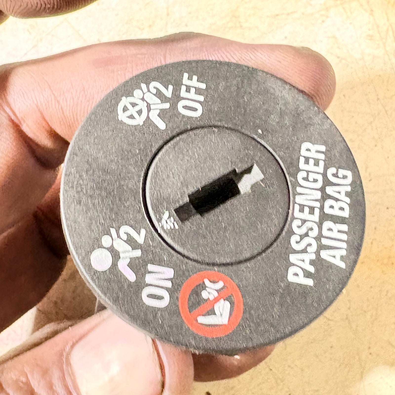 2015 VAUXHALL ASTRA J PASSENGER AIRBAG ON OFF SWITCH 13577258
