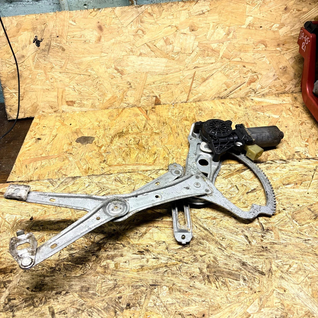 2000 MERCEDES E CLASS FRONT PASSENGER SIDE WINDOW REGULATOR 0130821703