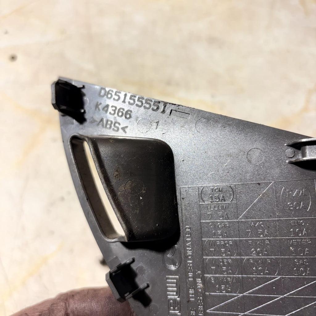 Mazda 2 DE 1.4CD 50kW Diesel Interior Fuse box cover D65155551