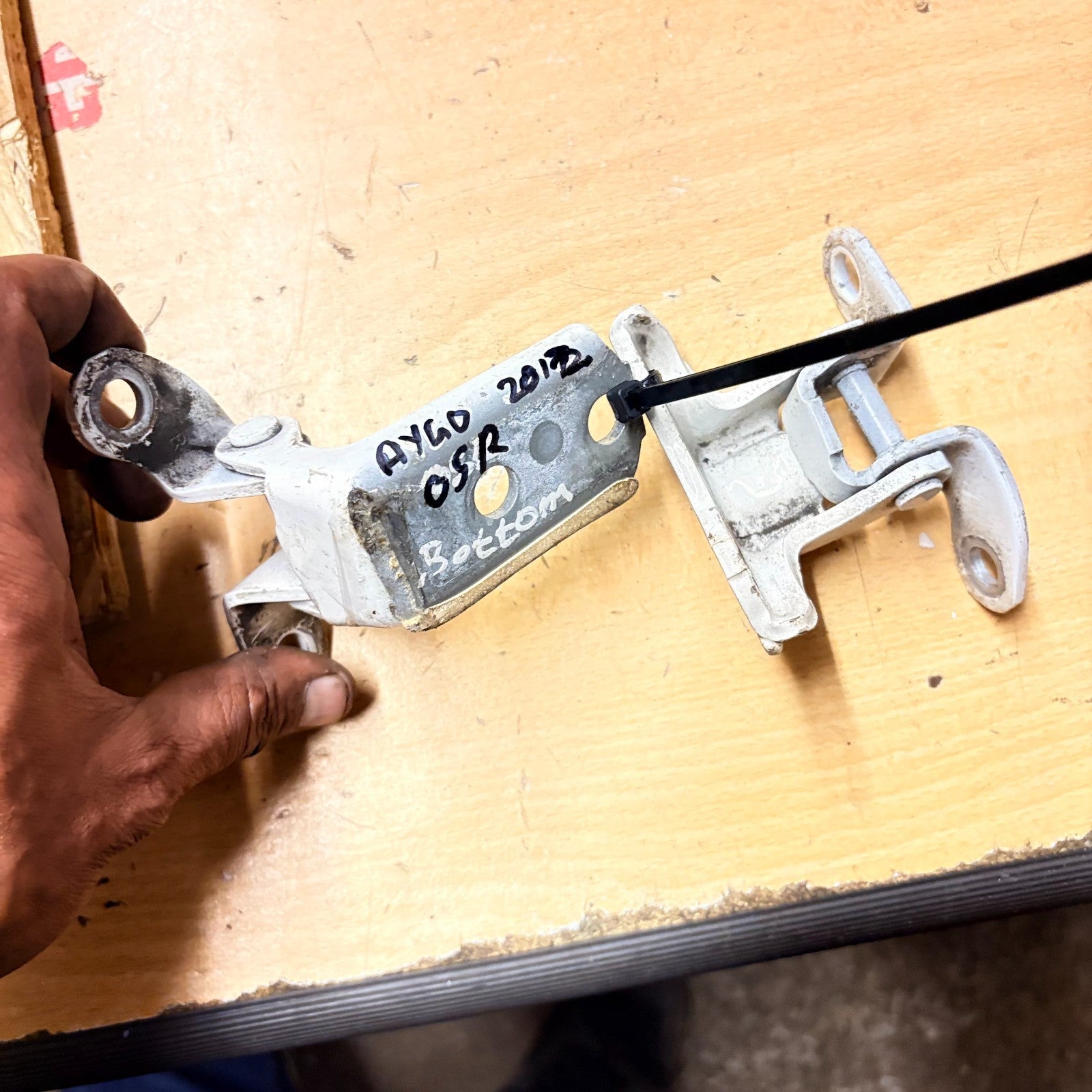 Door Hinges Top Bottom Driver Off Side Rear for Toyota Aygo 2012