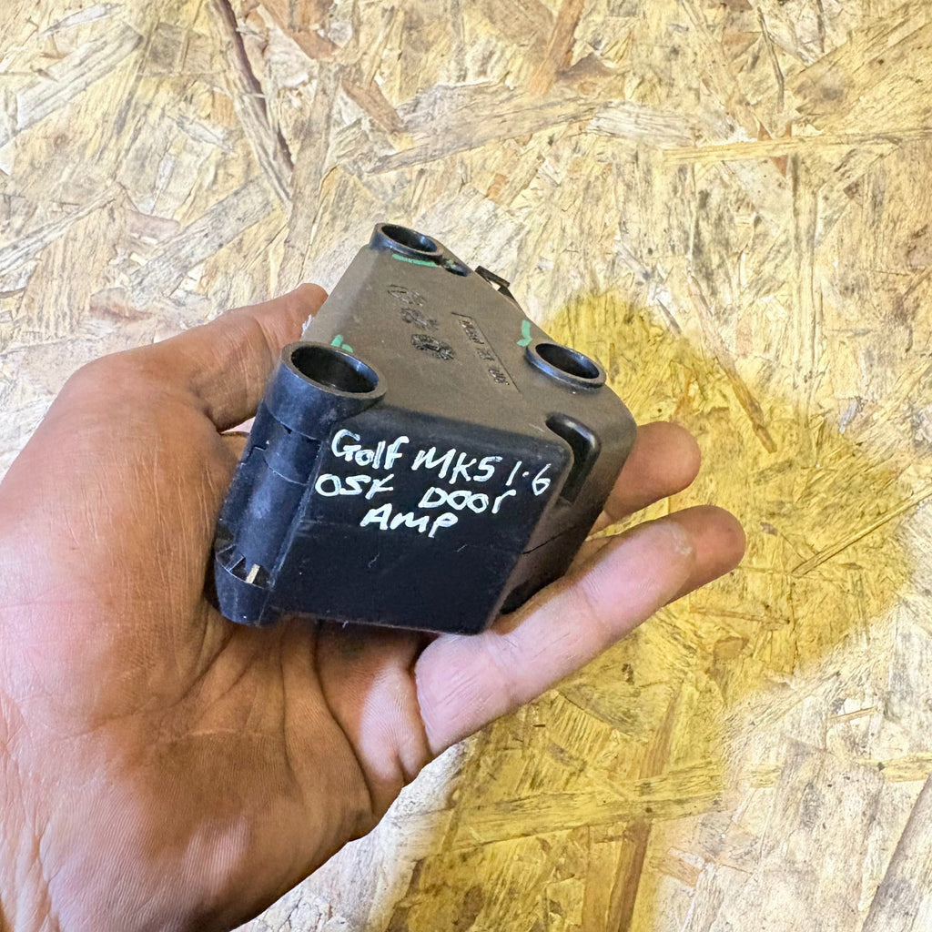 2003-2009 VOLKSWAGEN GOLF AMPLIFIER (RIGHT FRONT) 1K0.035.463.D