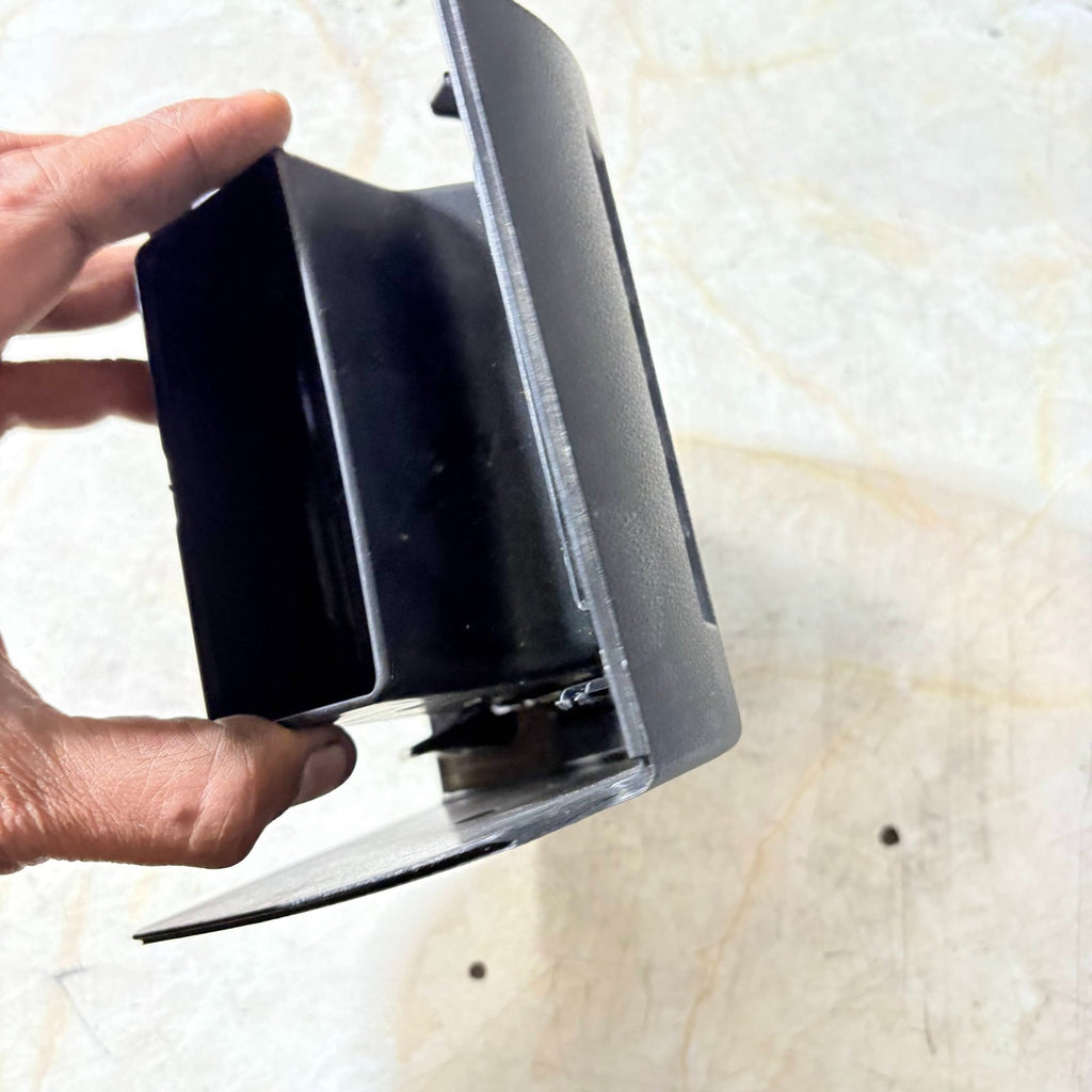 05-2012 VW FOX NSF PASSENGER SIDE DASH AIR VENT 5Z0819703
