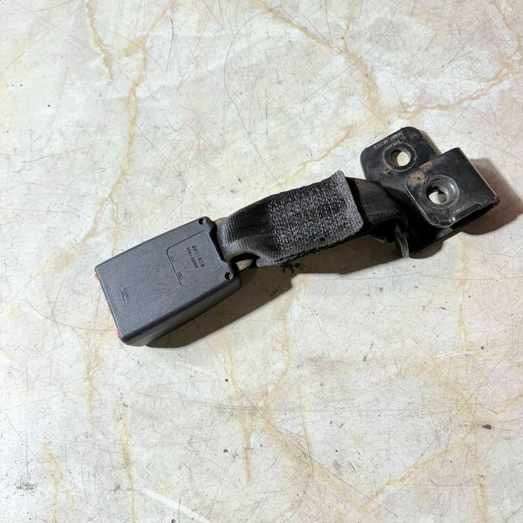 Toyota Avensis Mk1 1997-2003 Left Passenger N/S Rear Seat Belt Stalk Buckle