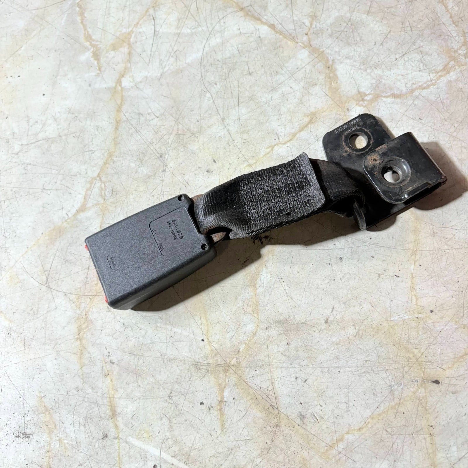 Toyota Avensis Mk1 1997-2003 Left Passenger N/S Rear Seat Belt Stalk Buckle