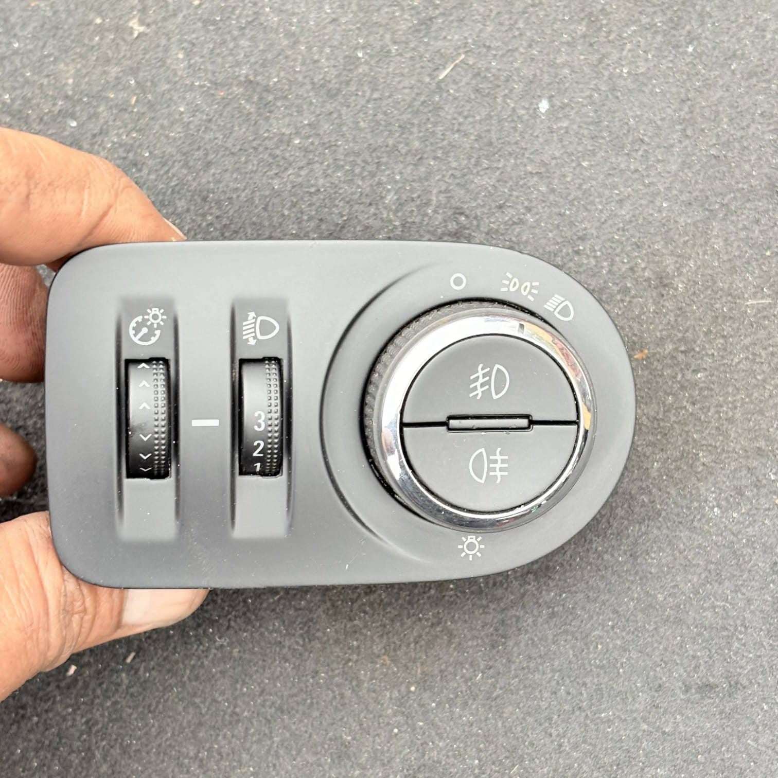 Vauxhall Corsa D Mk3 Headlight Control Switch Fog Lights 13310335 9-Pin 06-14