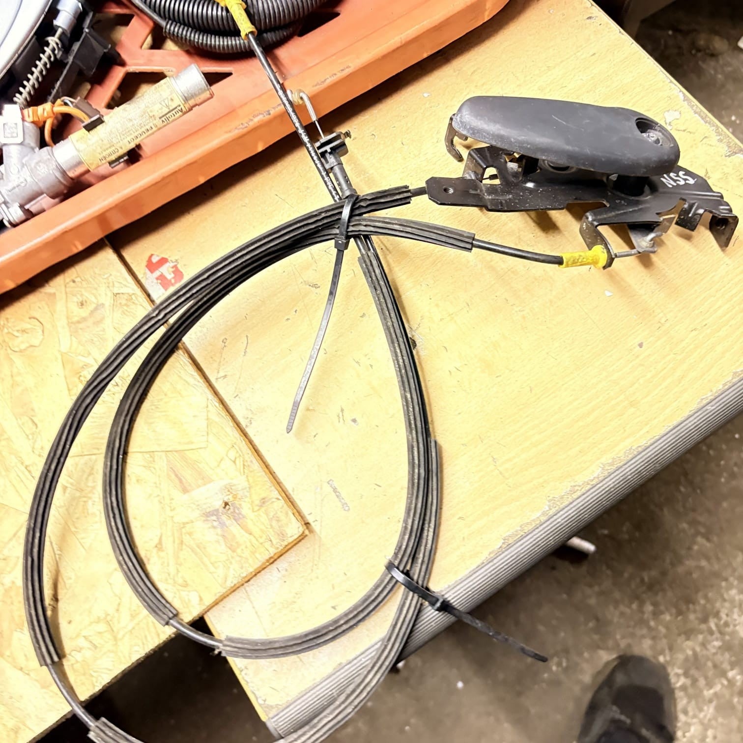 Opel Vivaro Trafic II Primastar from door handle interior side door rear NSS
