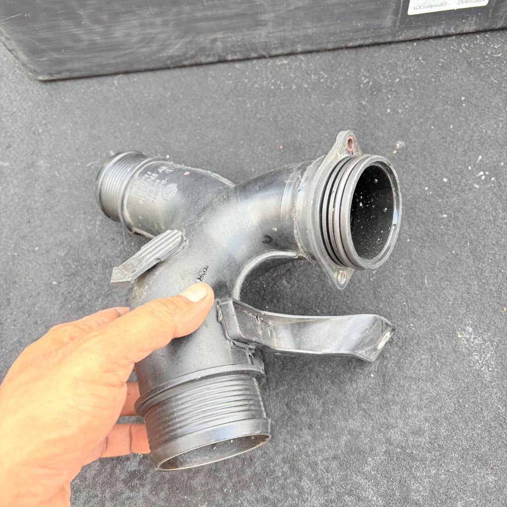 Porshe 2008 Air intake Pipe 7L6 145 795 AB GENUINE OEM