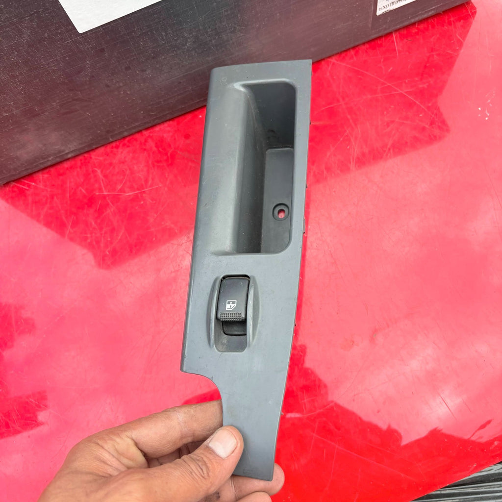KIA SORENTO DOOR ELECTRIC WINDOW SWITCH LEFT REAR N/S/R 478520-1110