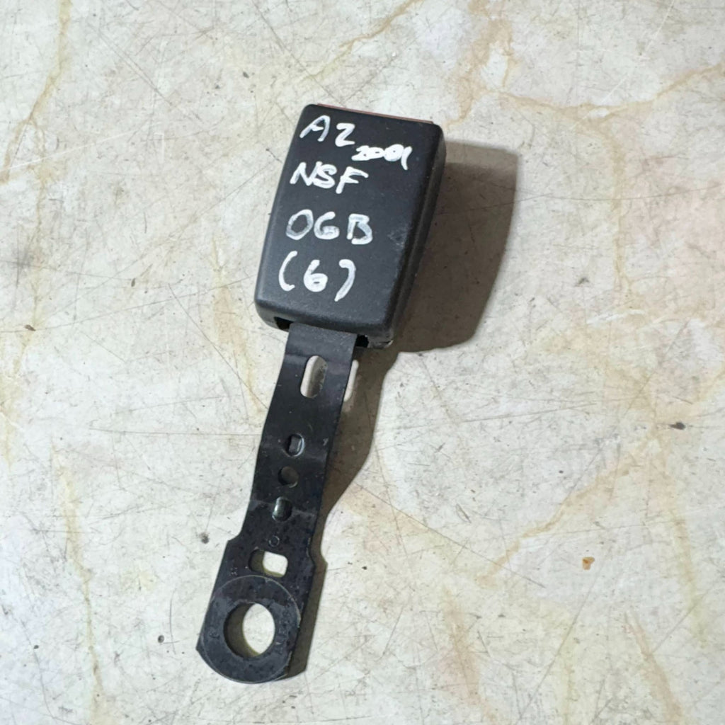 AUDI A2 SEAT BELT RECEIVER BUCKLE FRONT LEFT SIDE 2001