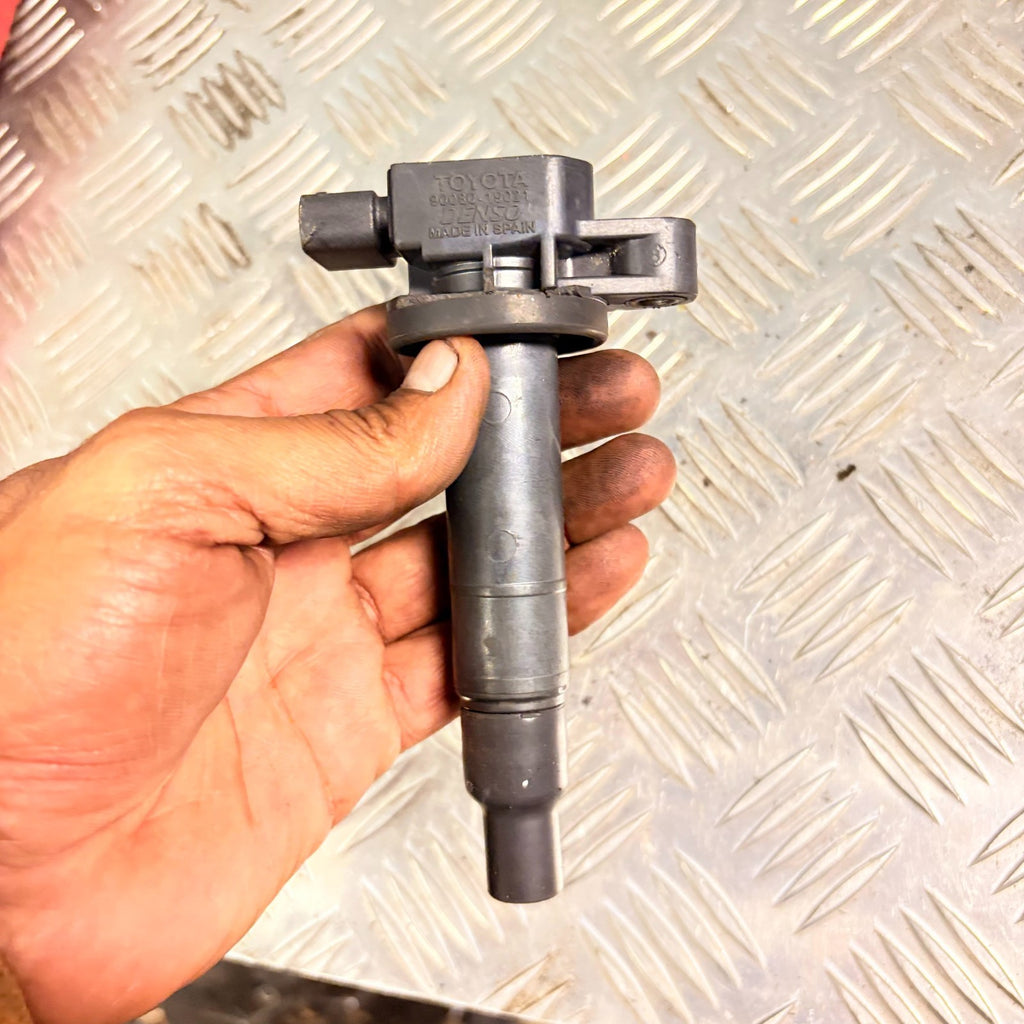 2004 TOYOTA YARIS IGNITION COIL 90080-19021