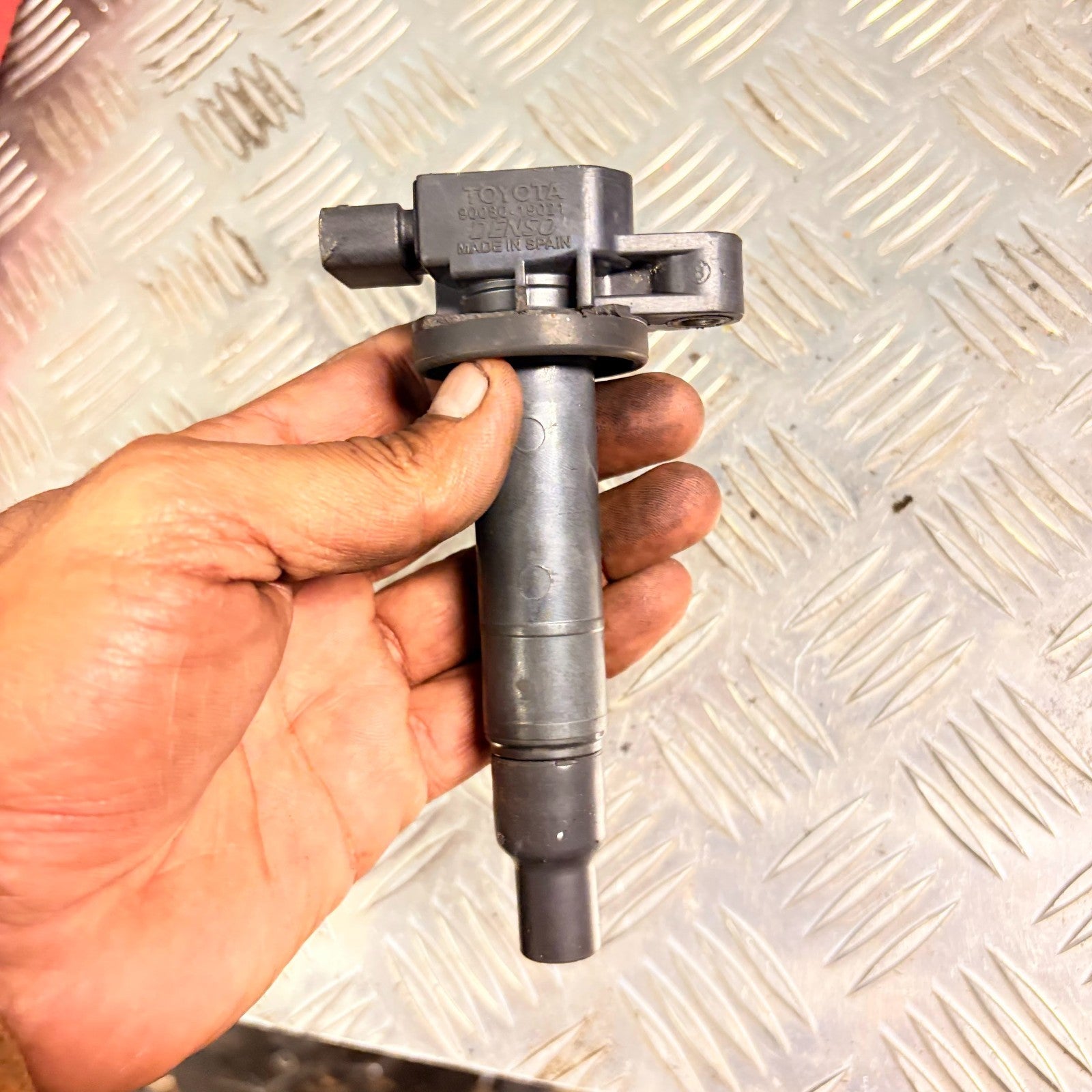 2004 TOYOTA YARIS IGNITION COIL 90080-19021