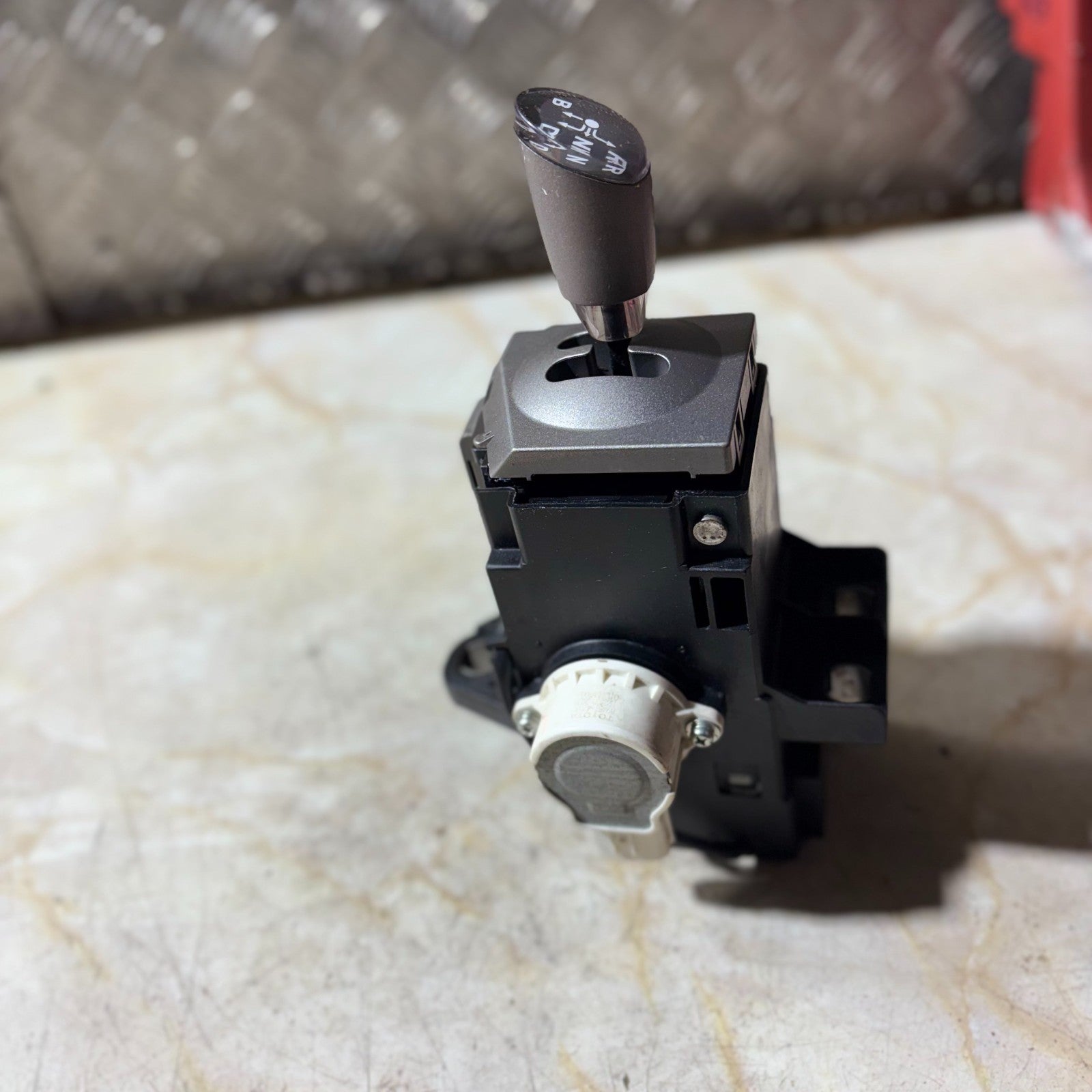 TOYOTA PRIUS 04-09 AUTO GEAR SHIFTER SELECTOR LEVER 89451-47030