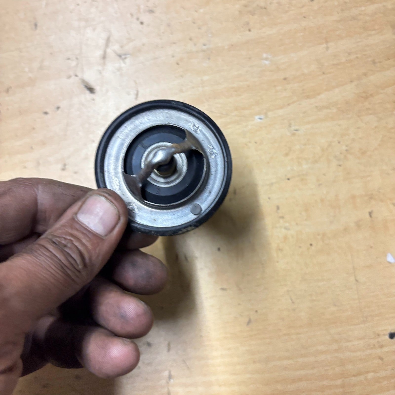 TOYOTA ESTIMA HYBRID MK2 2000-2006 Thermostat
