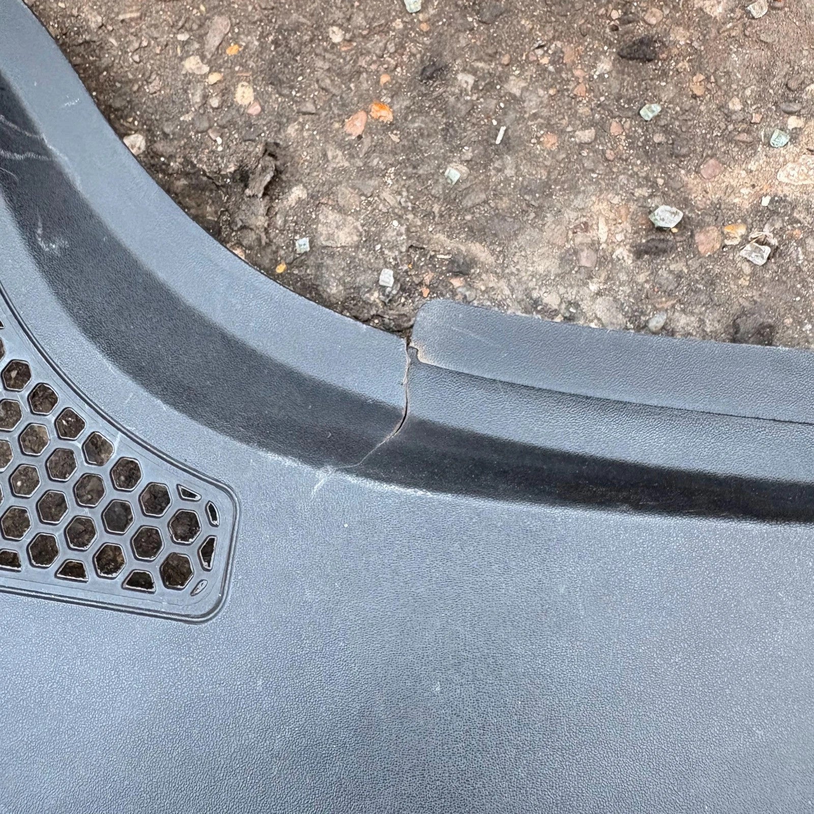 Audi TT MK2 8J 06-14 Engine Scuttle Panel Water Deflector Flap Cover 8J2819401