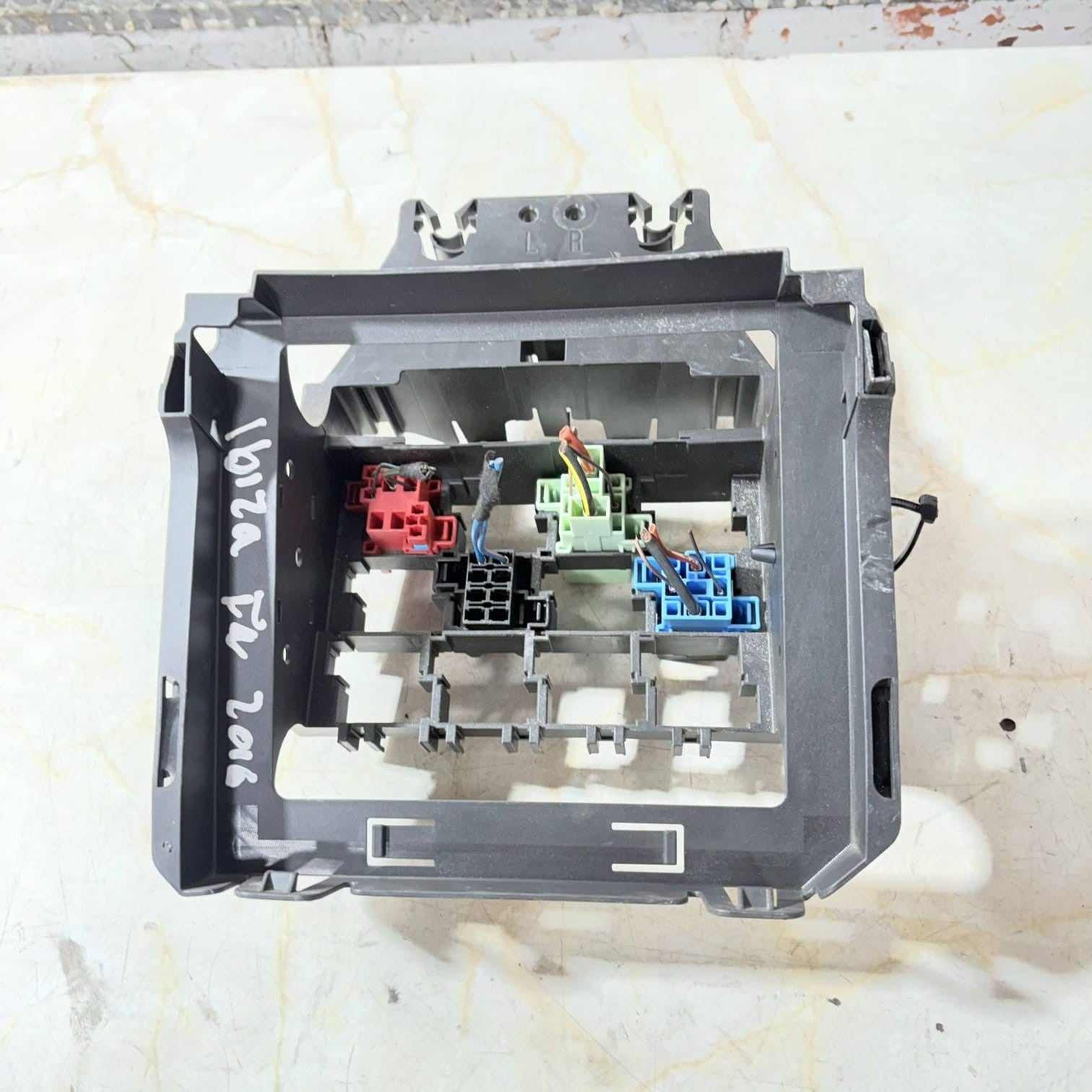 SEAT Ibiza 6J Mk4 2016-2017 Fuse/Relay Box Mount Bracket 6C0907371A