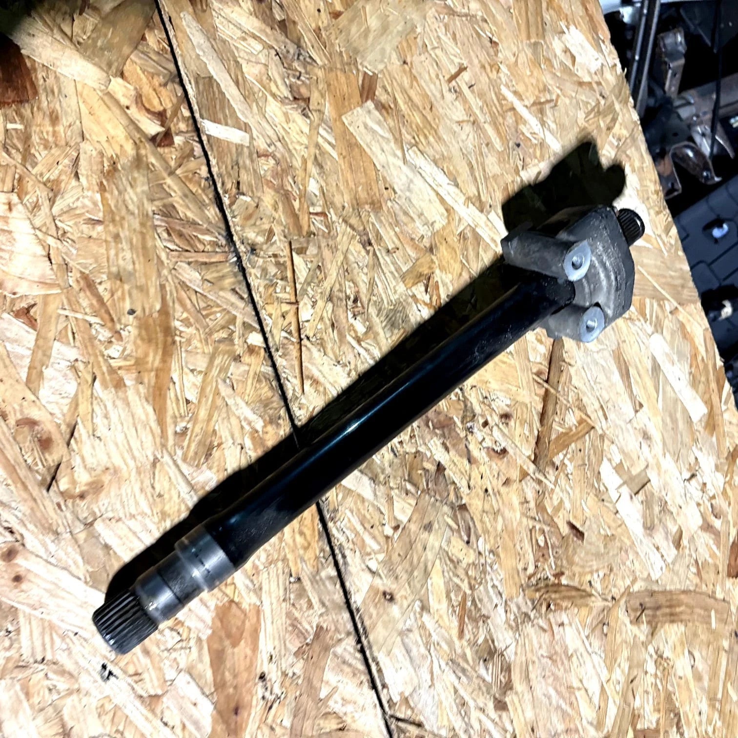 Opel Meriva / VAUXHALL MOKKA 1.7 CDTI LEFT SIDE IDLER SHAFT 13101631 2011
