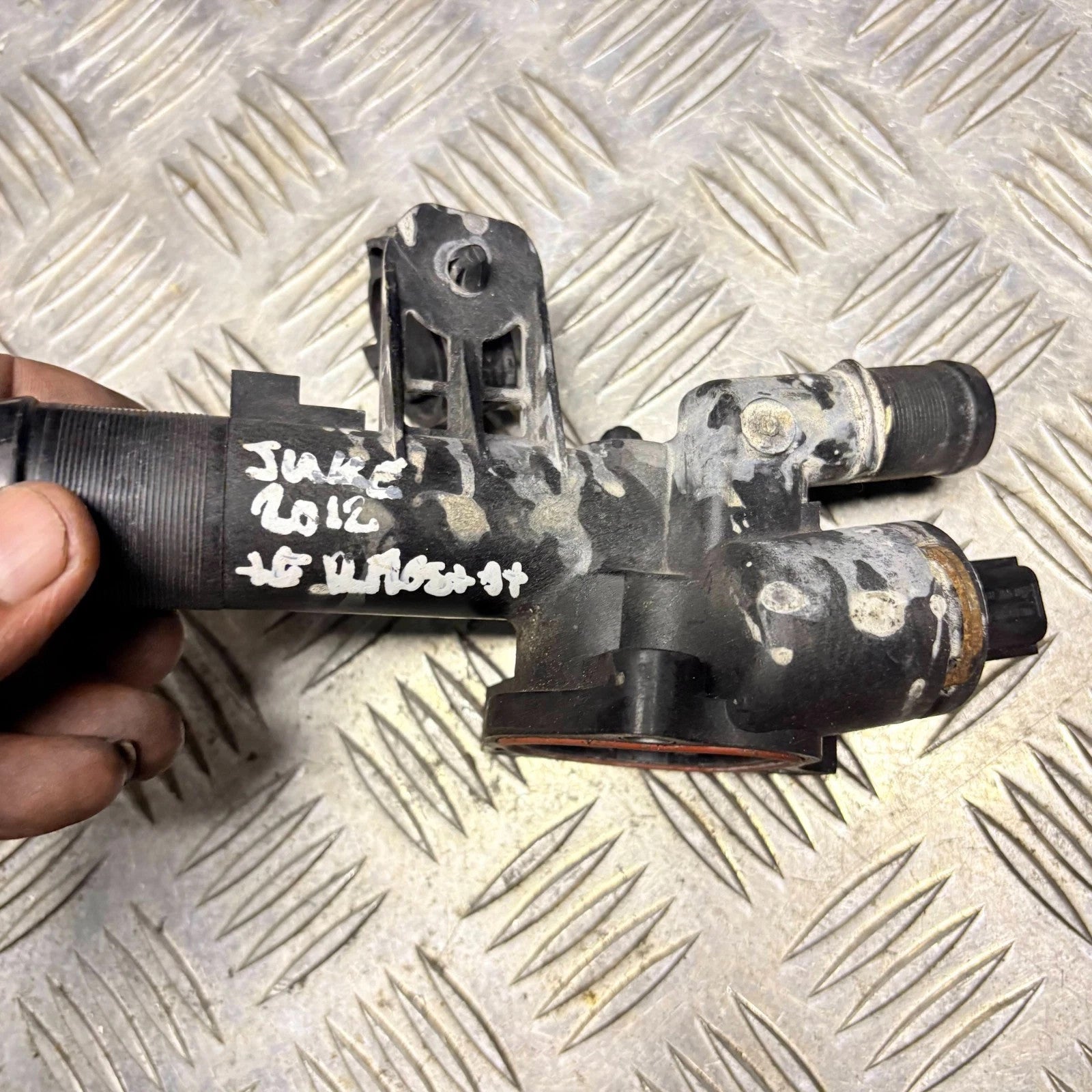 Nissan Juke 1.6 DIG-T MR16DDT 2011-2017 Coolant Thermostat Housing Outlet