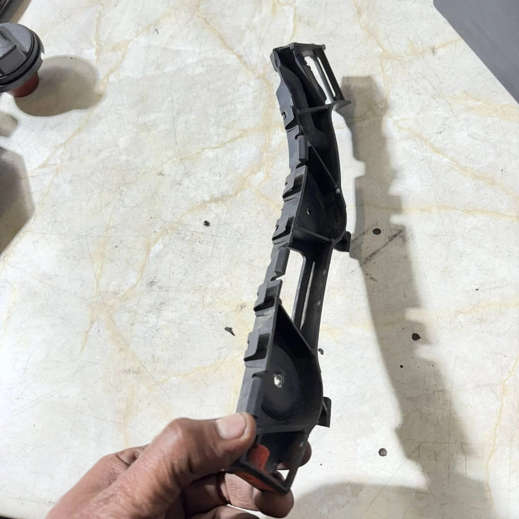 VAUXHALL ZAFIRA B REAR BUMPER MOUNTING BRACKET 13125036