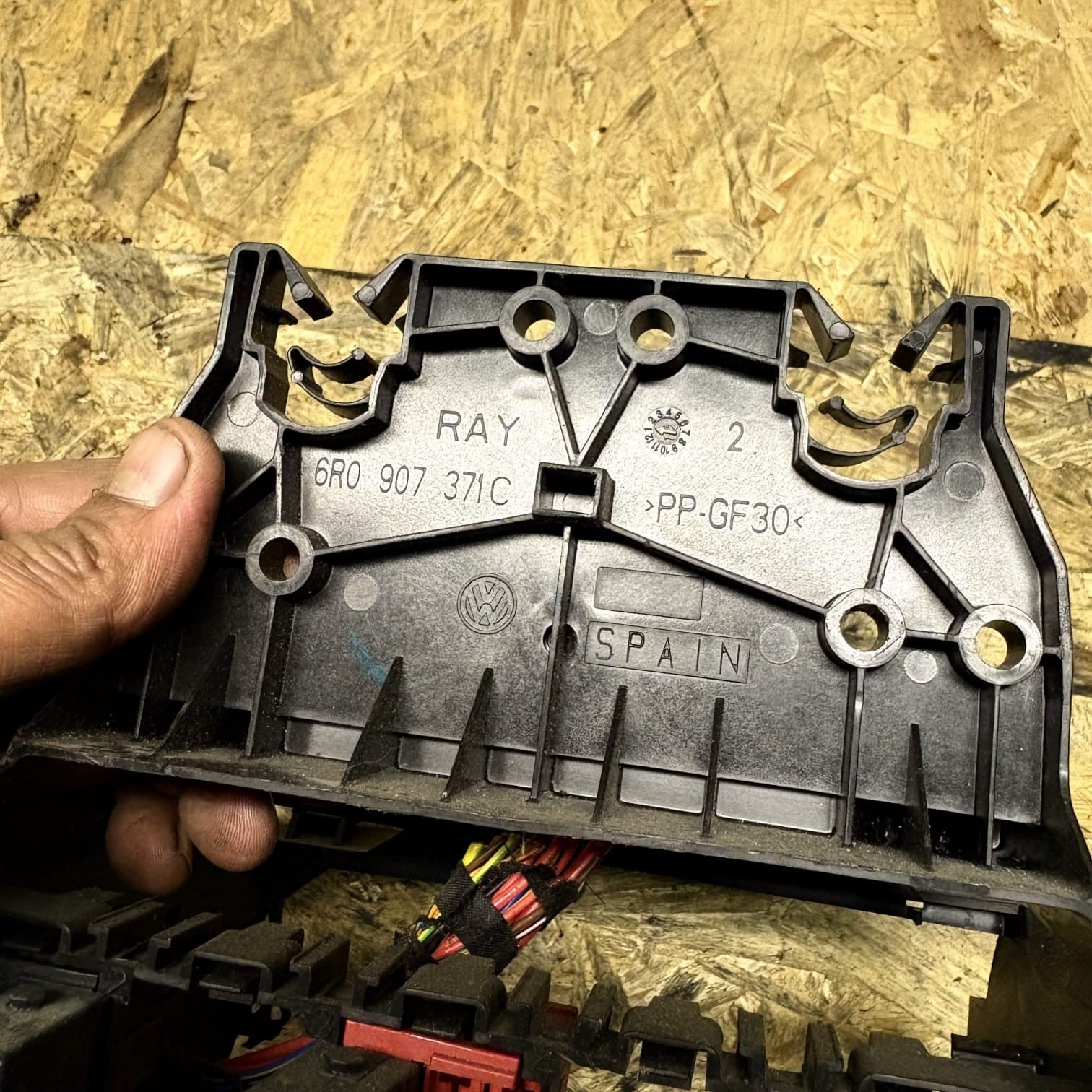 VW Polo 6R/6C (2010-2017) ECU & Relay Mounting Board Bracket 6R0907371C