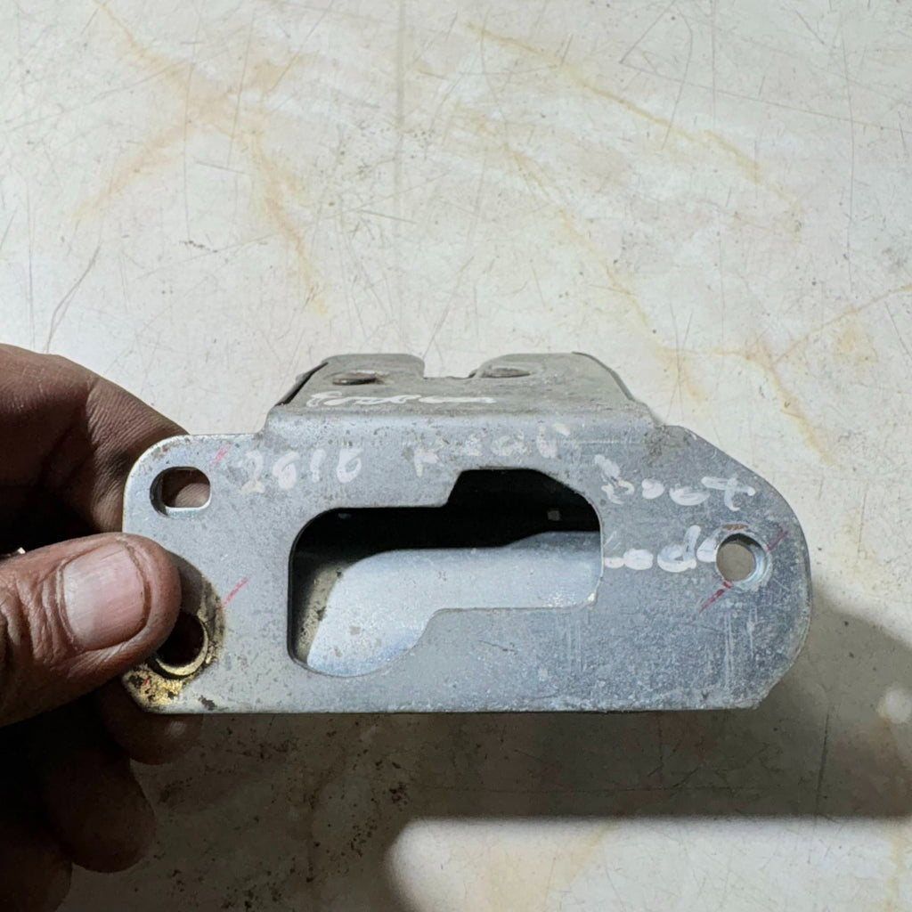 PROTON GEN-2 2010 5DR REAR TAILGATE BOOT LOCK CATCH
