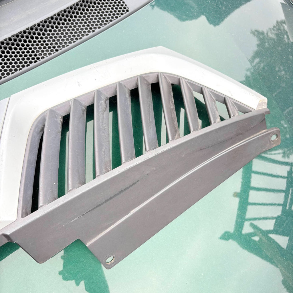 Mitsubishi Outlander MK2 2007-2010 Front Radiator Grille 7450A037ZZ CW0W