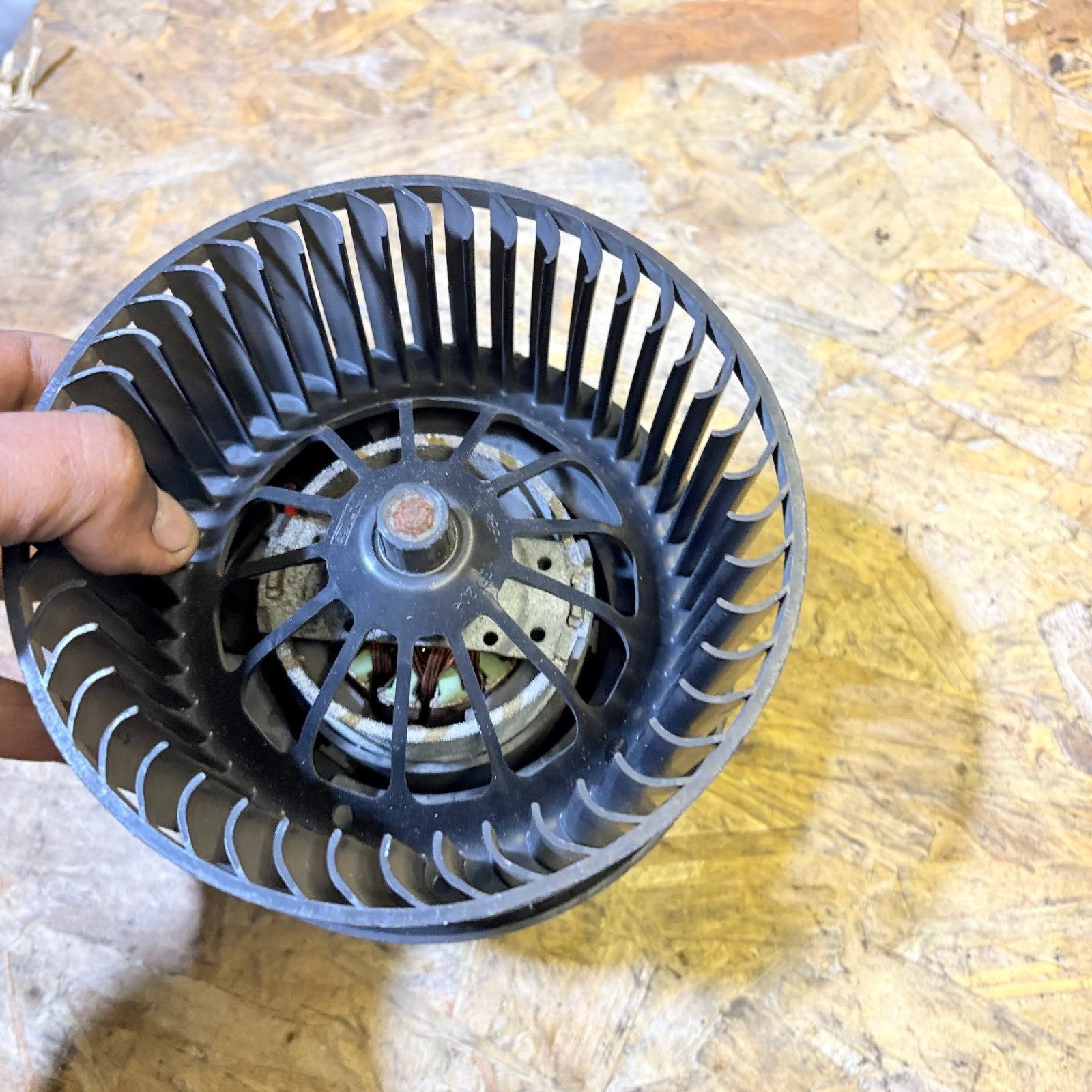 FORD FOCUS MK2 2004-2010 HEATER BLOWER MOTOR FAN 3M5H-18456-FC
