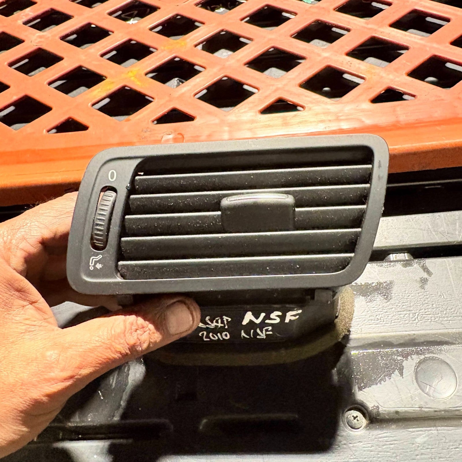 VOLKSWAGEN PASSAT B6 2005-2010 PASSENGER SIDE LEFT DASH AIR VENT 057730101