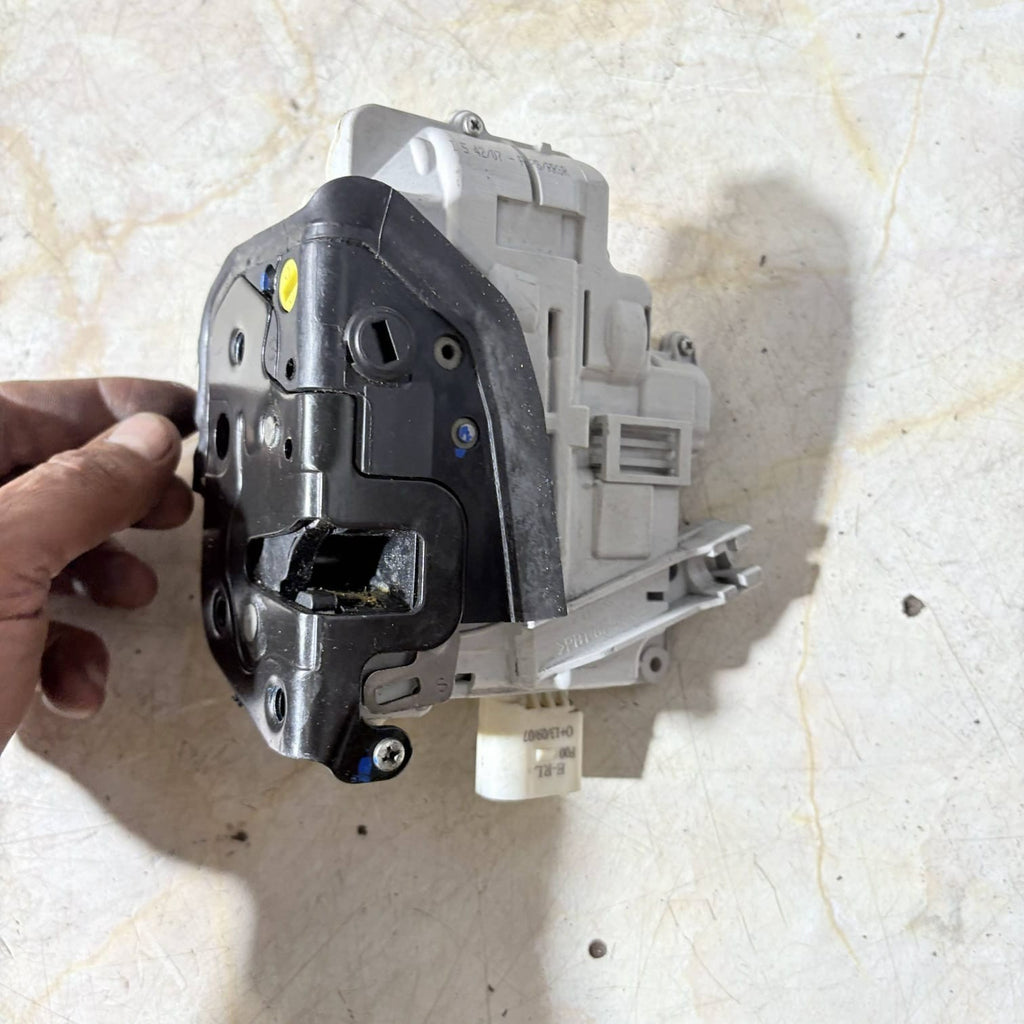 PASSENGER REAR DOORLOCK ACTUATOR MECHANISM FOR AUDI A3 A4 A6 JA6-8E0839015AA NSR