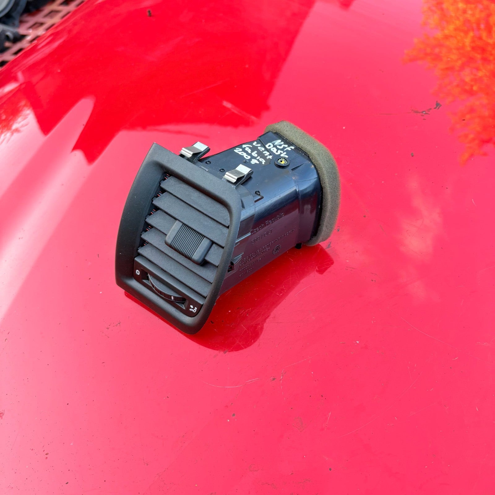 Skoda Fabia 2007-2015/Roomster 2006-2015 Dash Air Vent Left 5J0819701
