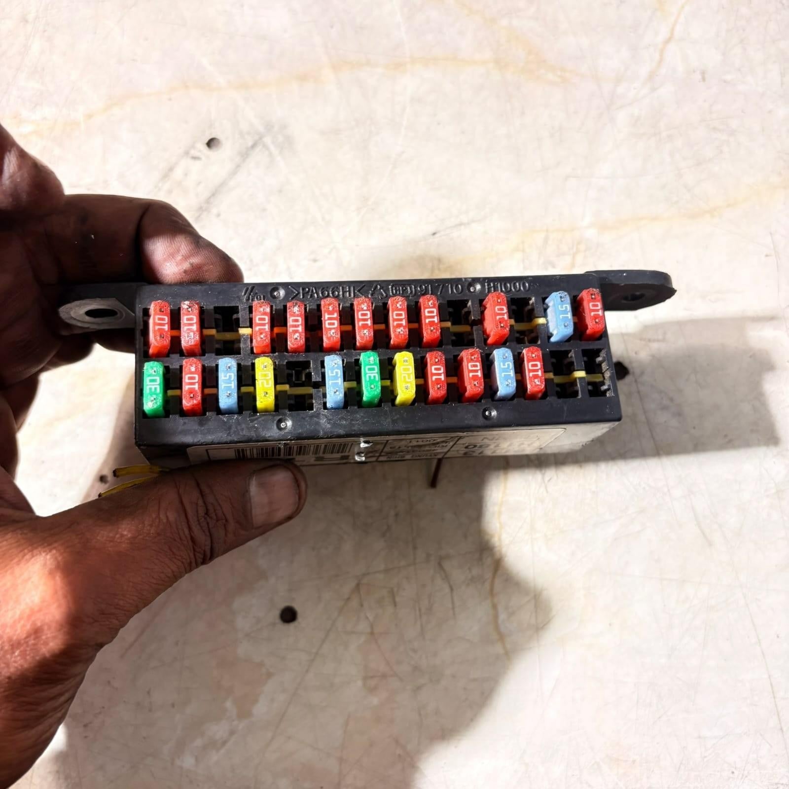 HYUNDAI TERRACAN (HP) FUSE HOLDER BODY CONTROL UNIT COD: 91710H1000