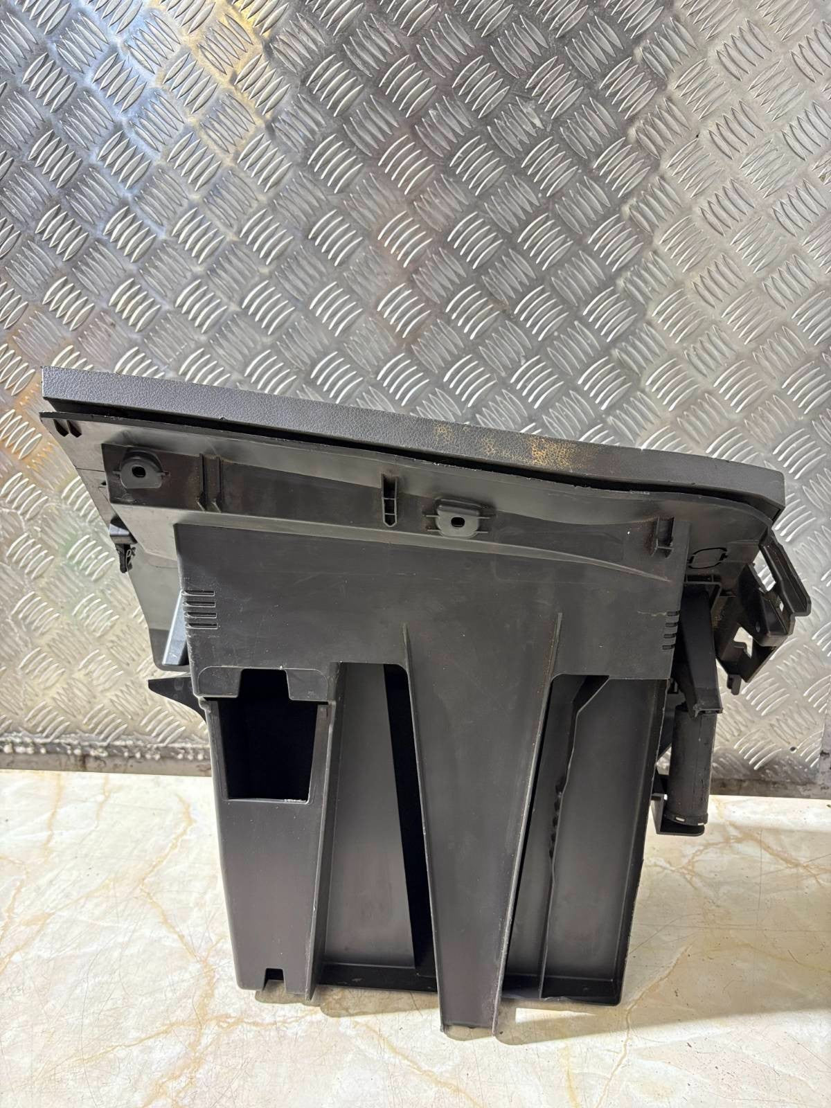 FORD FOCUS 2014 GLOVEBOX VPBM5XA06010