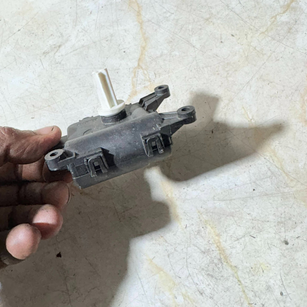MG 2015 Air Conditioning Heater Flap Actuator Motor 185006043