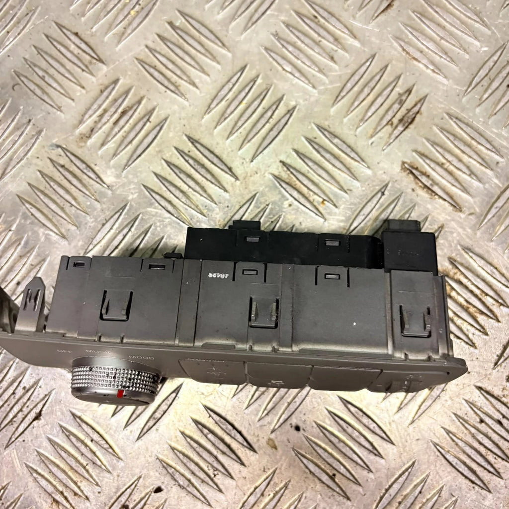 2014 KIA SOUL CRDI MK2 5DR 1.6 TRACTION CONTROL SWITCH 96790-B2610