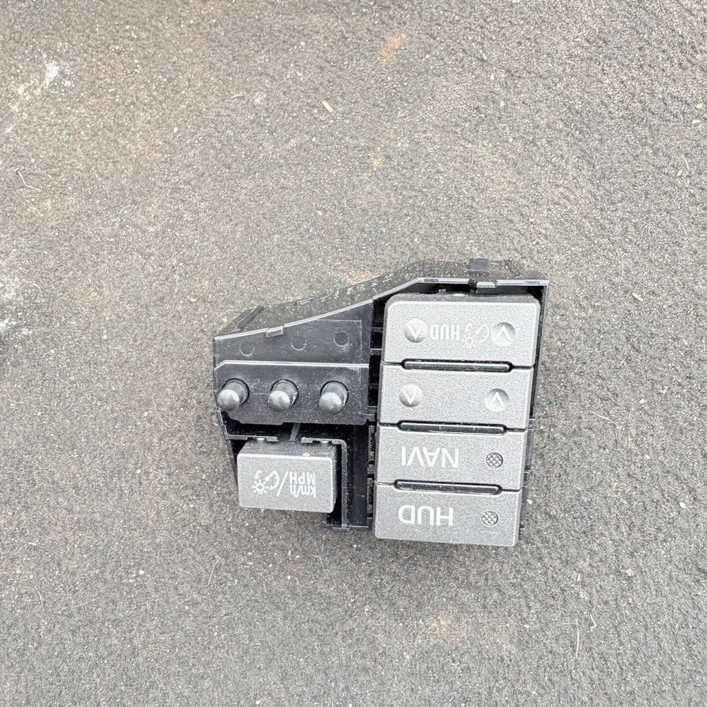 TOYOTA PRIUS HUD NAVIGATION CONTROL SWITCH 75D800 MK3 2009-2015