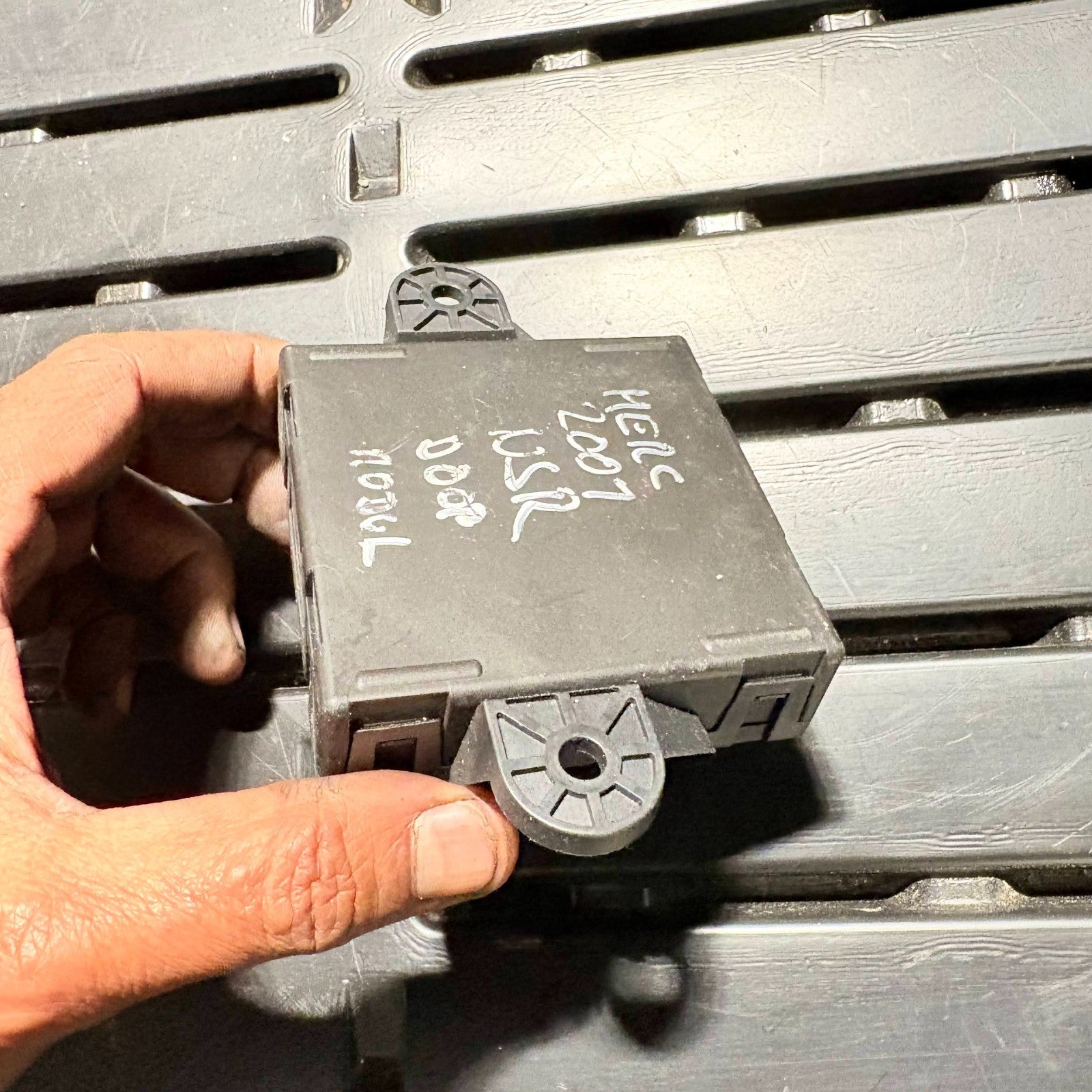 MERCEDES 2000-2010 W203 Rear Left Door N/S Control Unit Module A2048207785