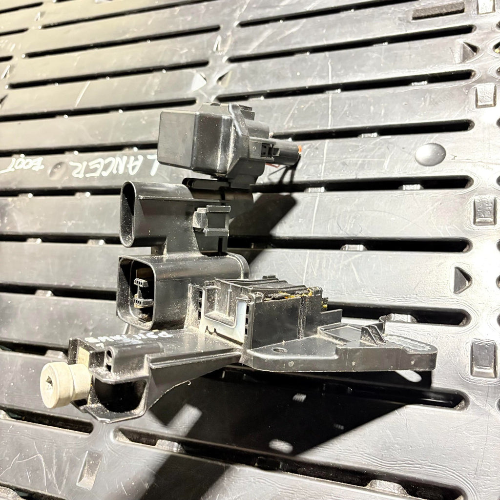 BMW Power Distributor Module 6806701 61146806701 F20 F21 F22 F30 F31 F32 F34